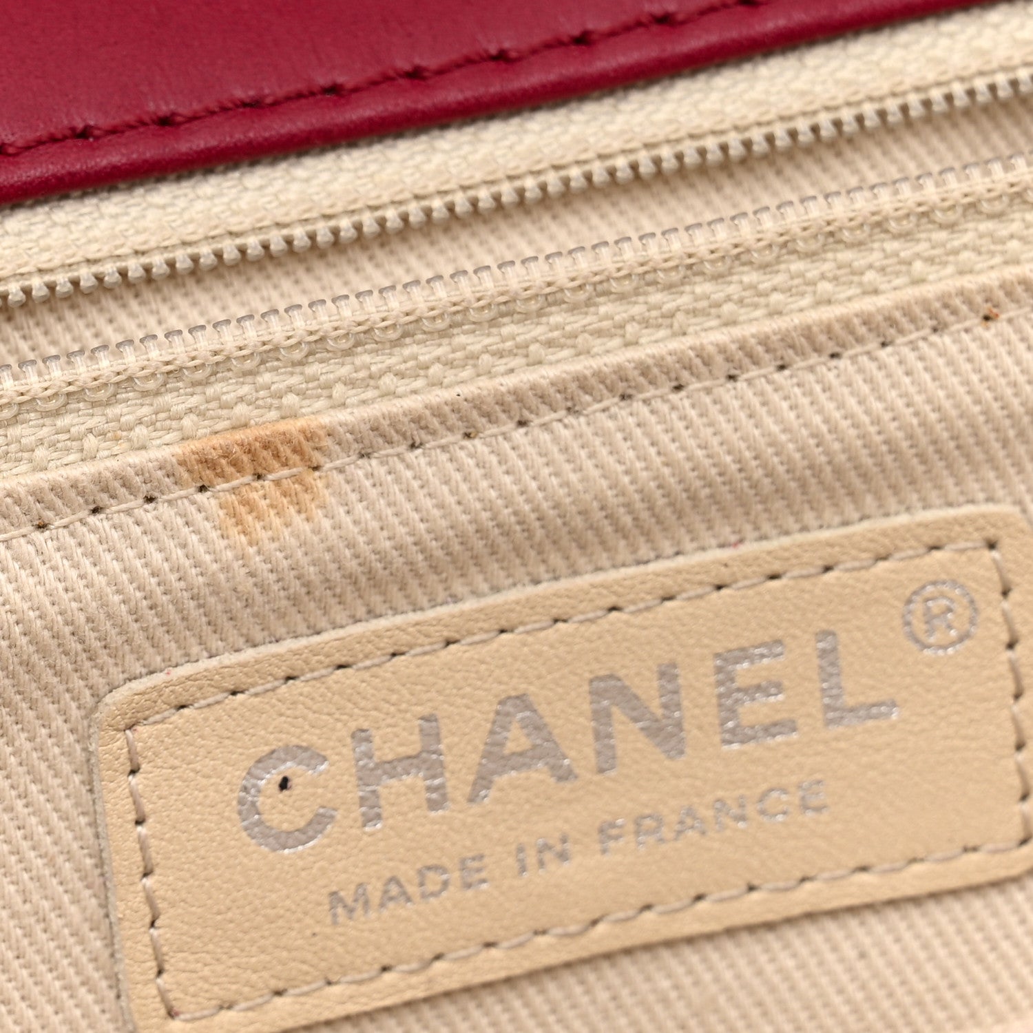 Calfskin Quilted Double Stitch Hamptons Clutch with Chain Red