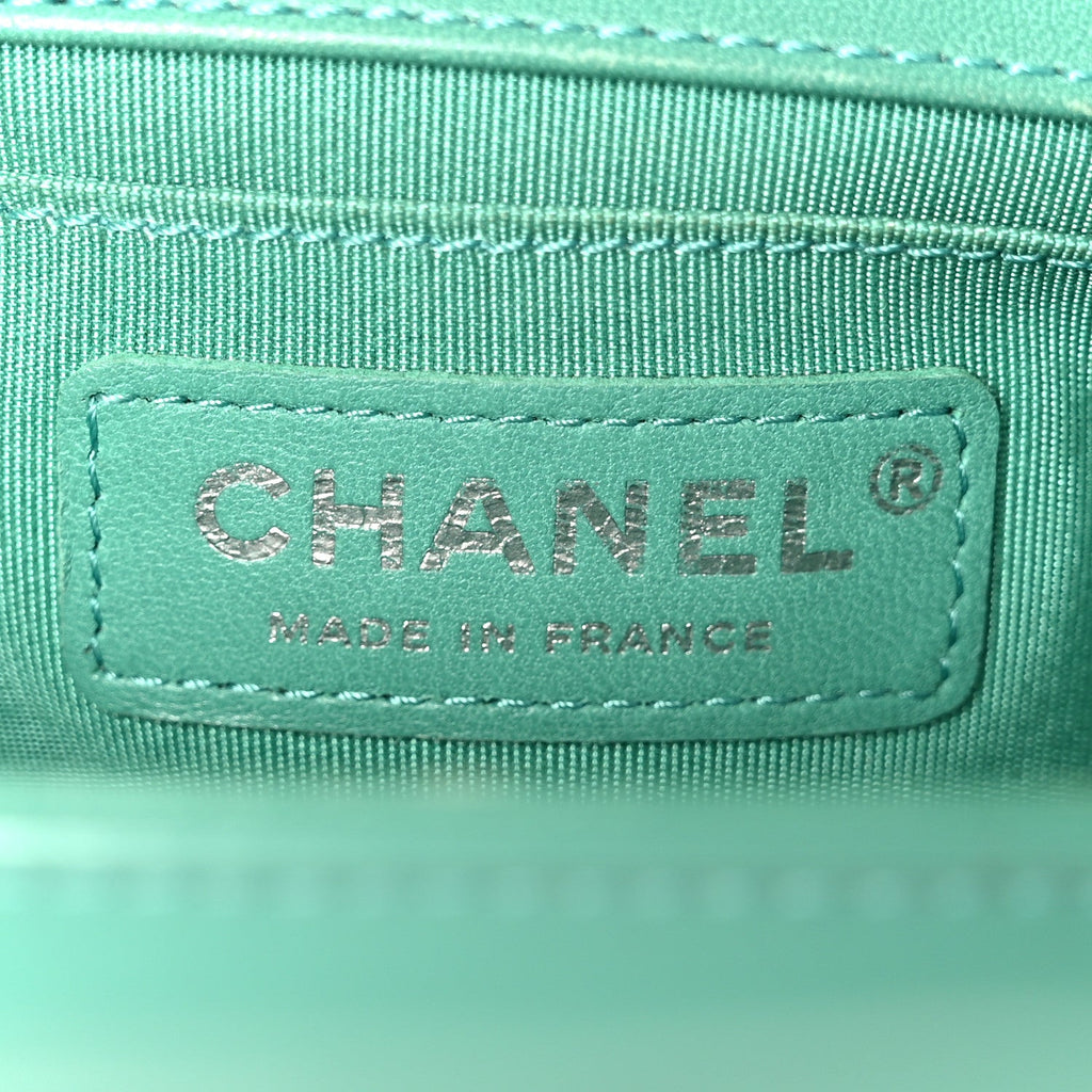 Glazed Calfskin Medium Boy Flap Green