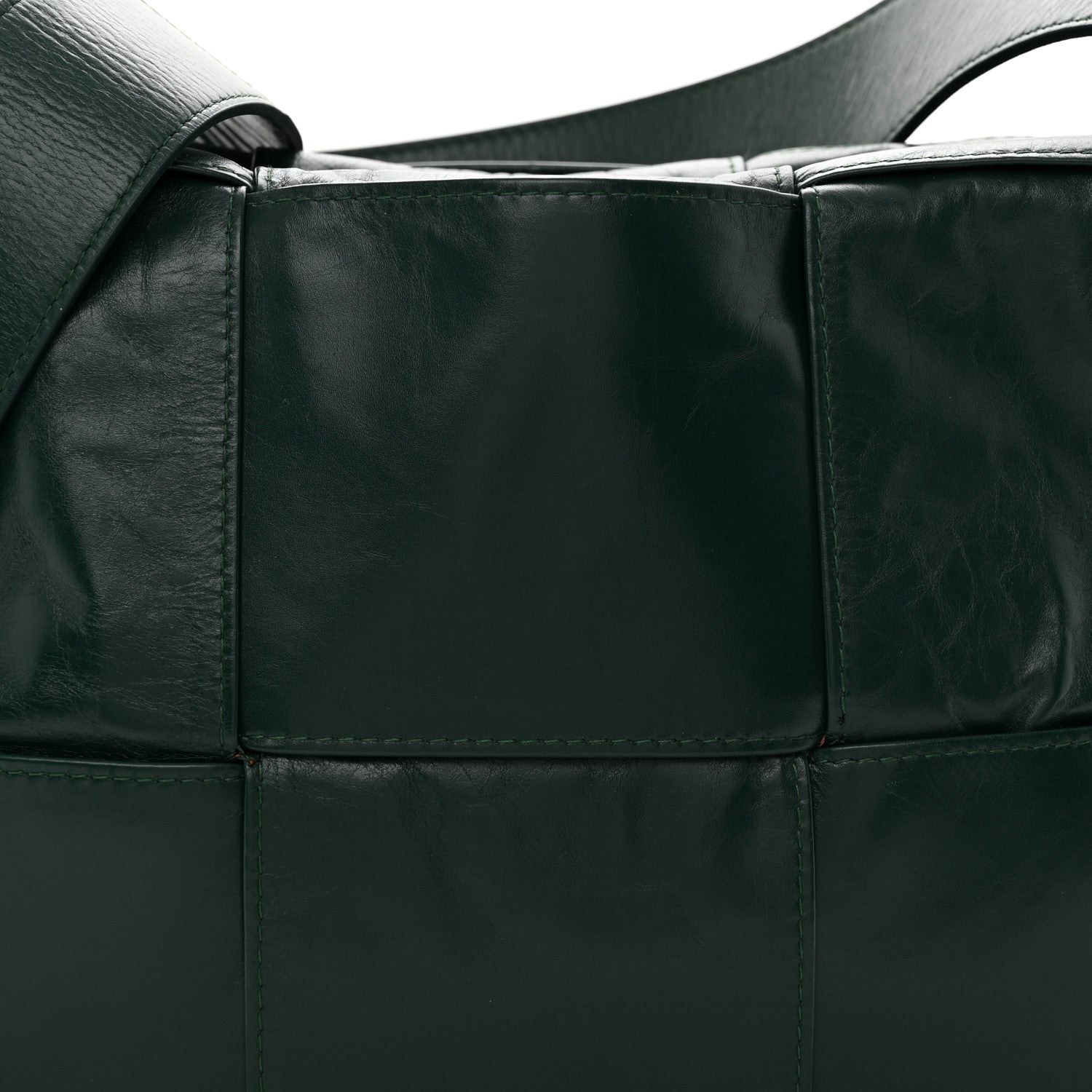 Paper Calfskin Maxi Intreccio Medium Arco Camera Bag Emerald Green