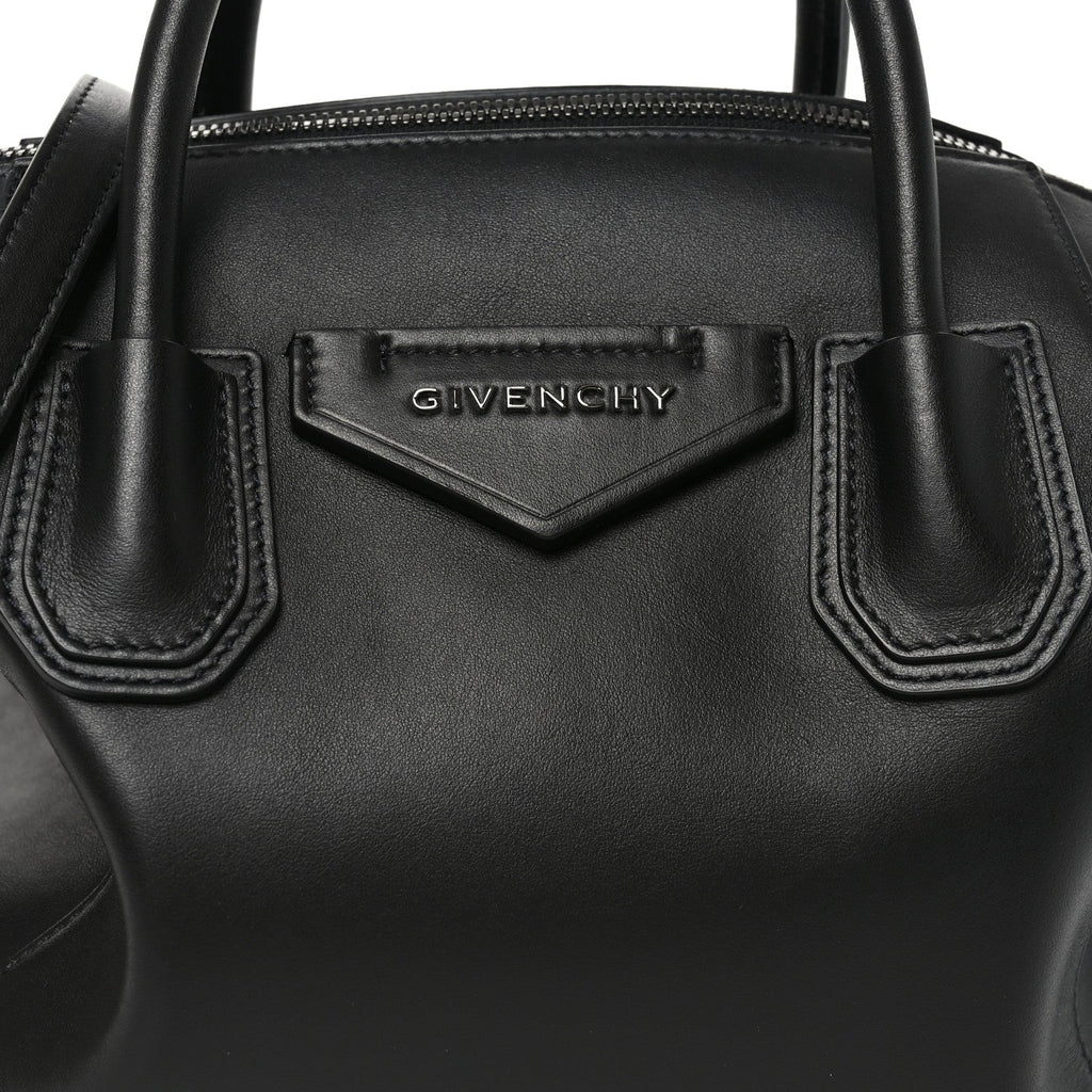 Smooth Calfskin Small Soft Antigona Black