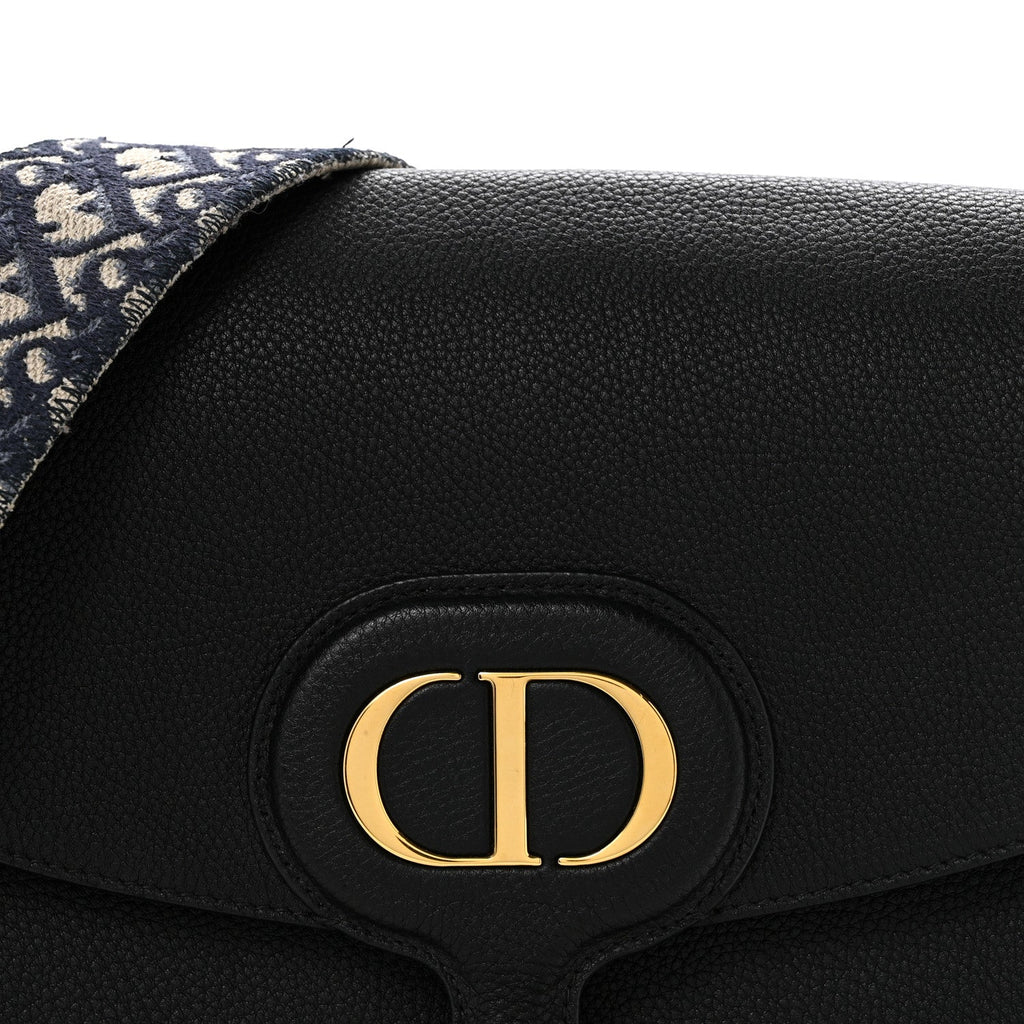 Grained Calfskin Large Bobby Flap Black