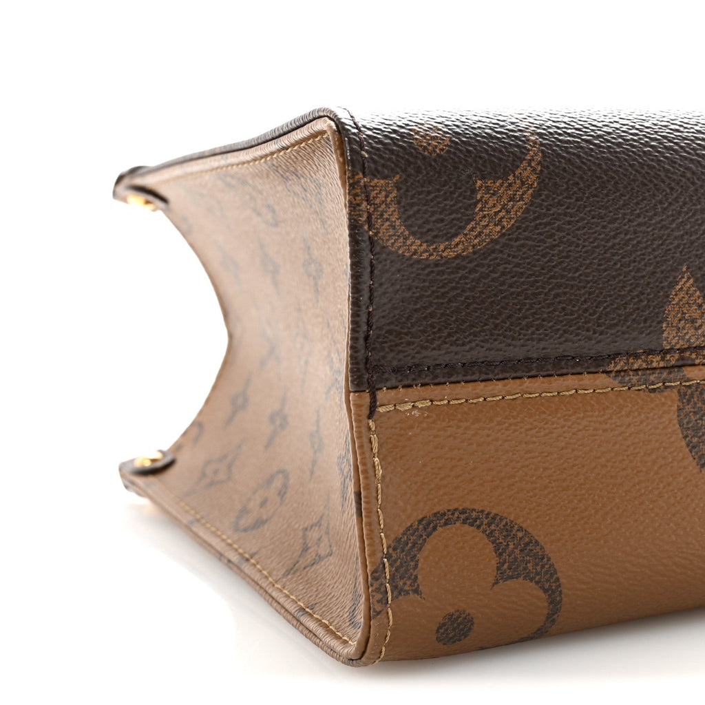 Reverse Monogram Giant Onthego PM PM