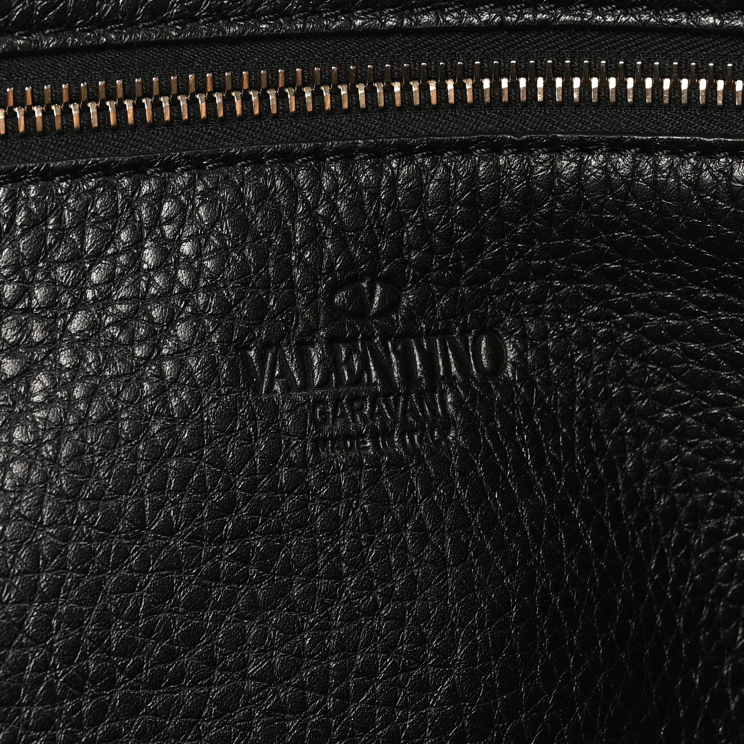 Pebbled Calfskin Medium Rockstud Tote Black
