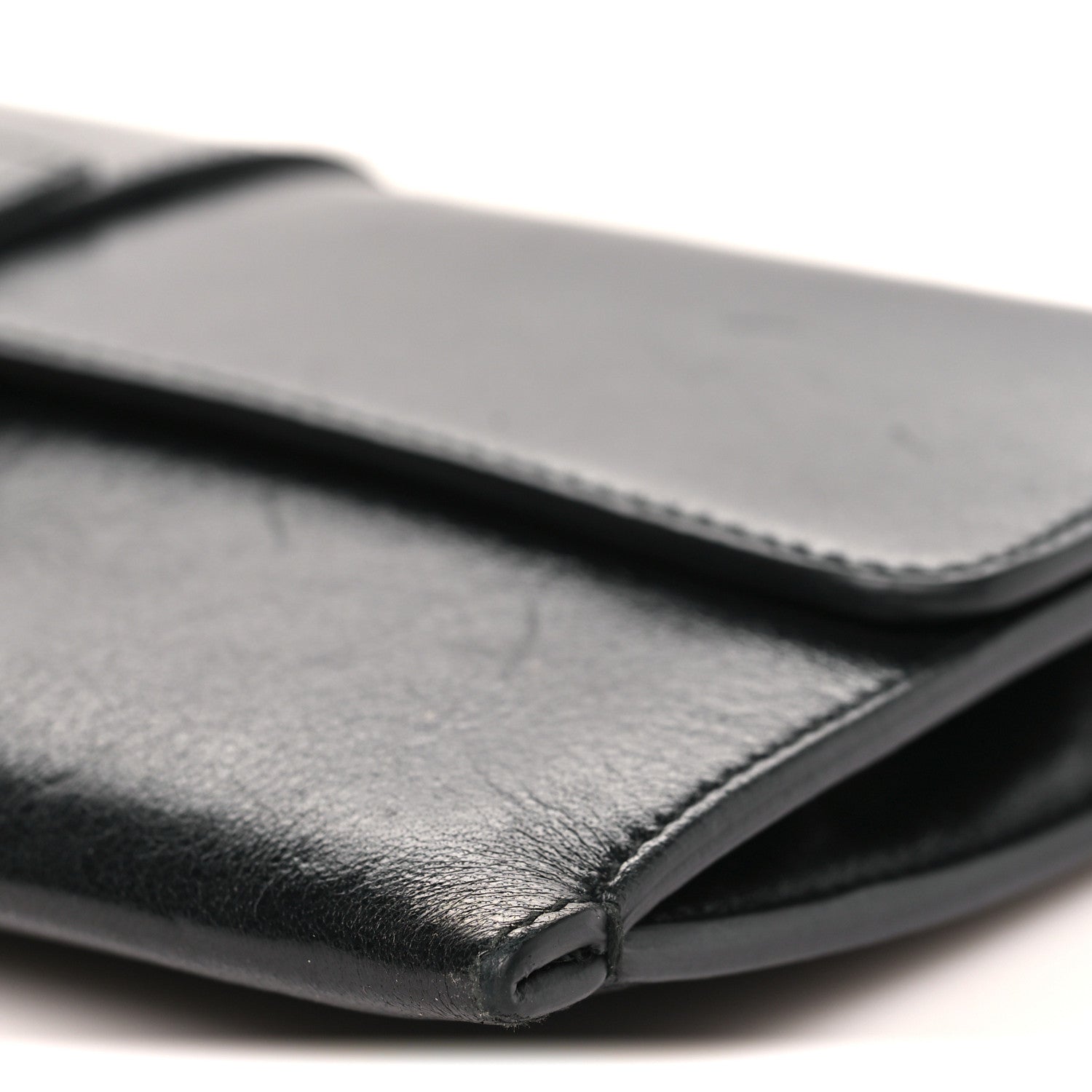 Calfskin 30 Montaigne Chain Pouch Black
