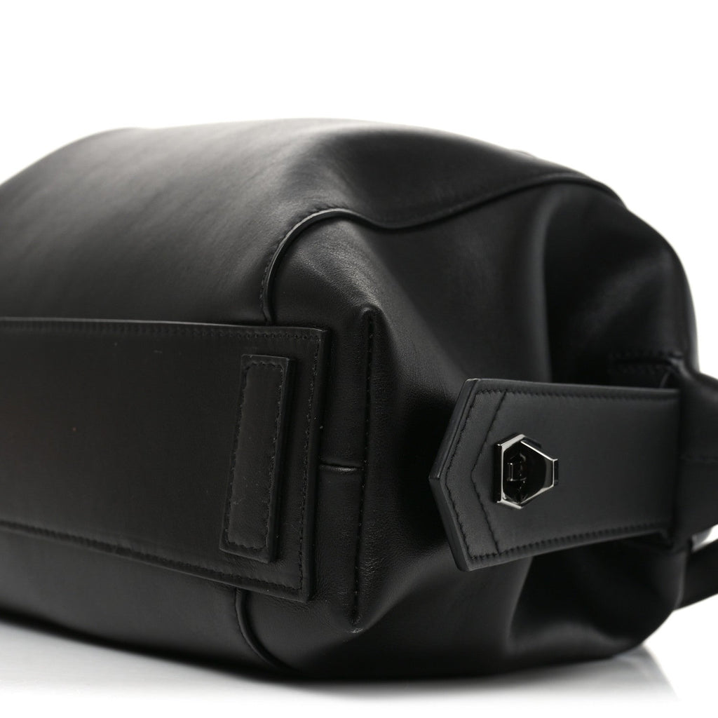 Smooth Calfskin Small Soft Antigona Black