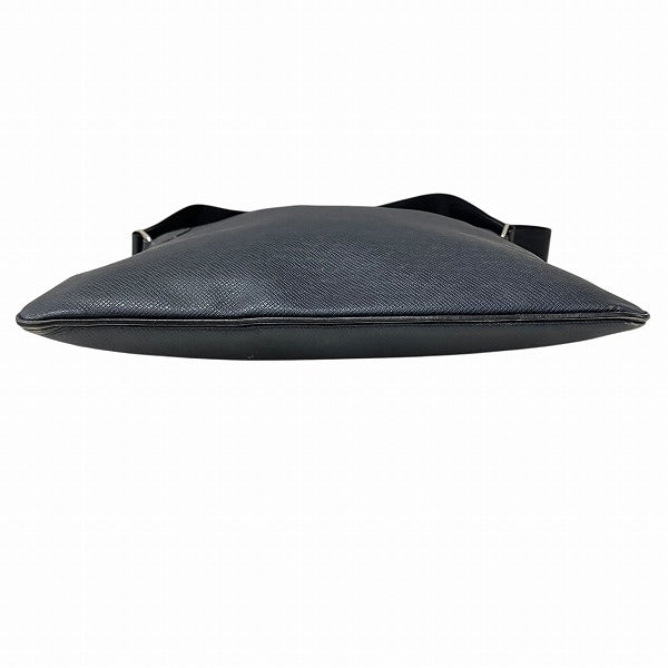 Louis Vuitton Taiga Leather Shoulder Bag