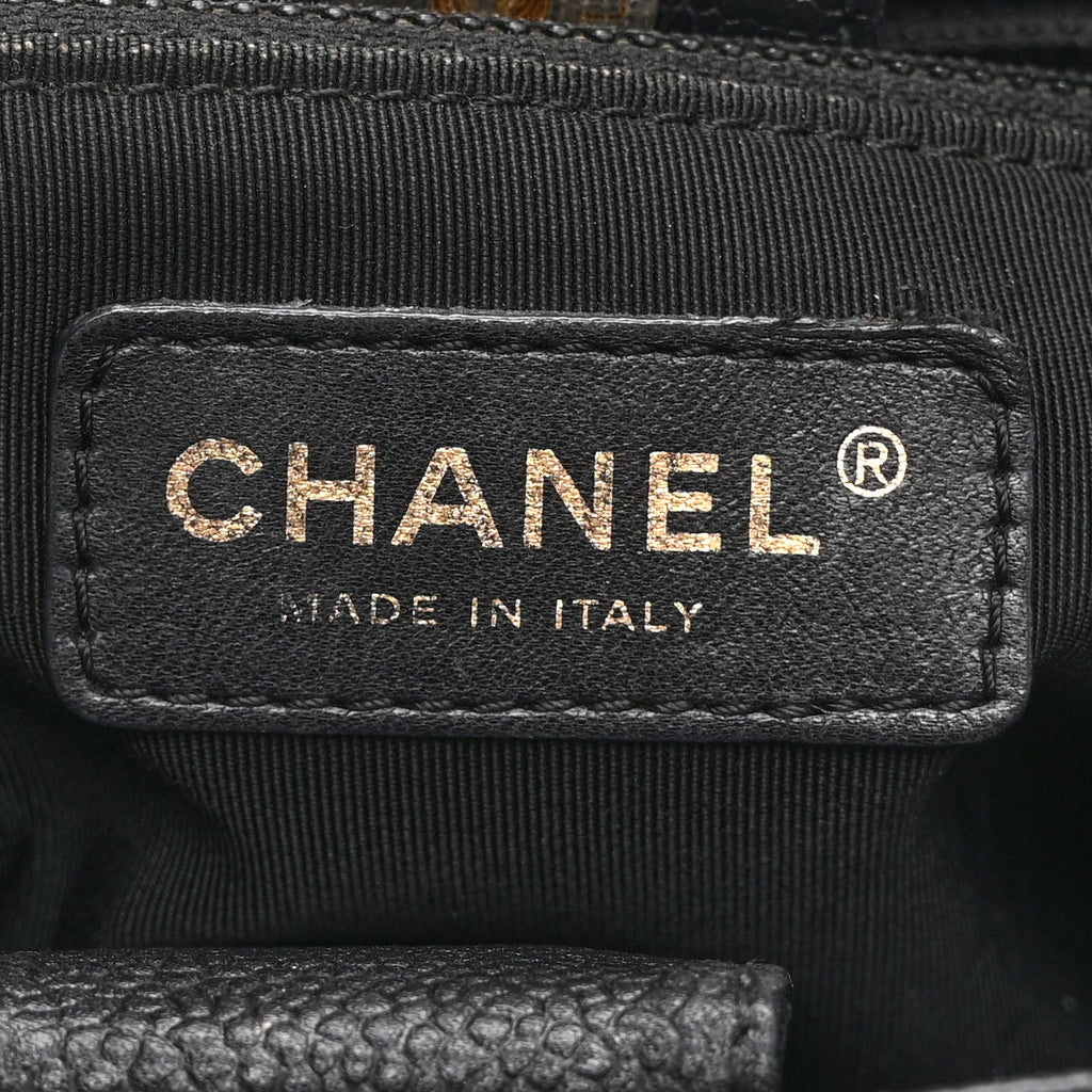 Caviar Quilted Petit Shopping Tote PST Black