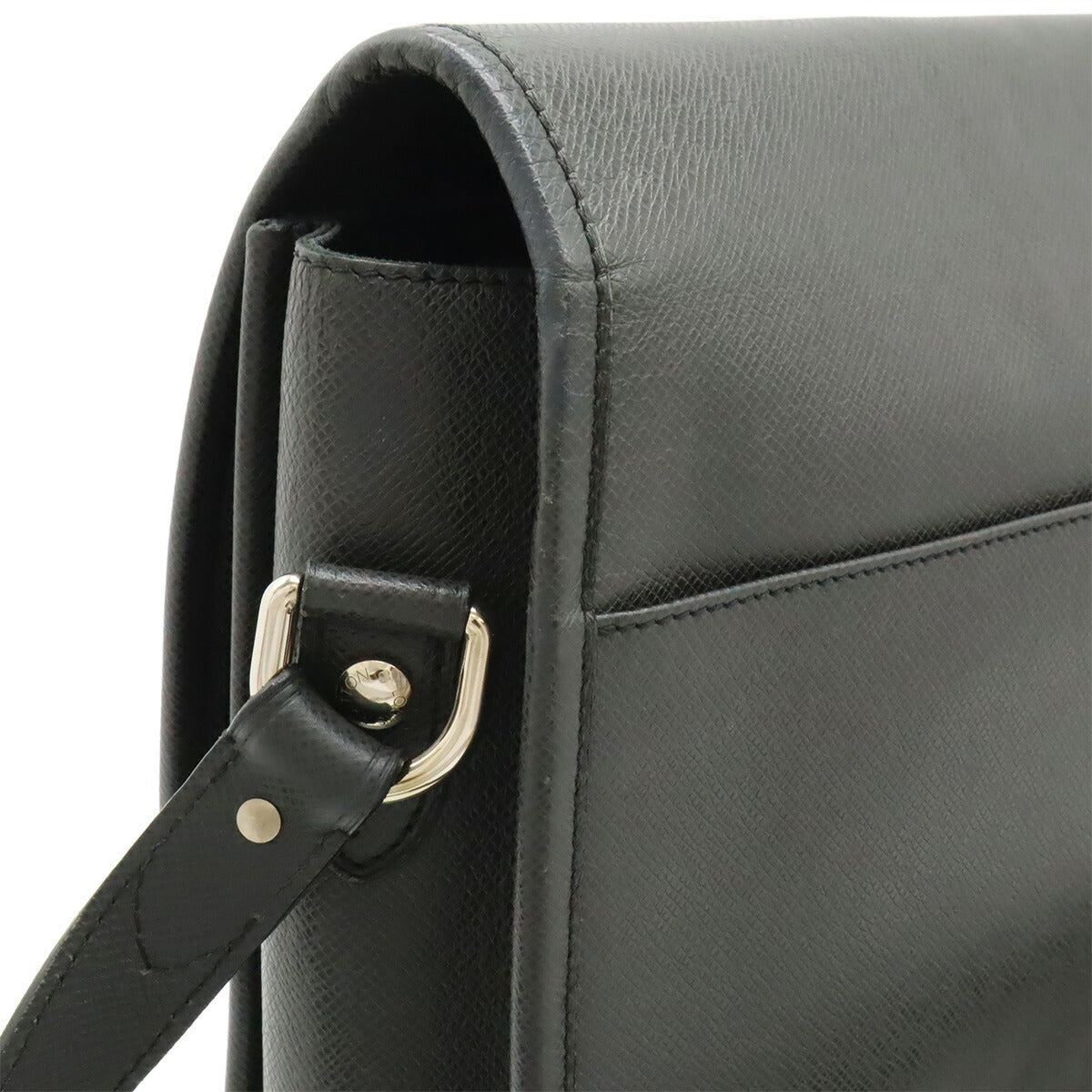 Louis Vuitton Taiga Shoulder Bag