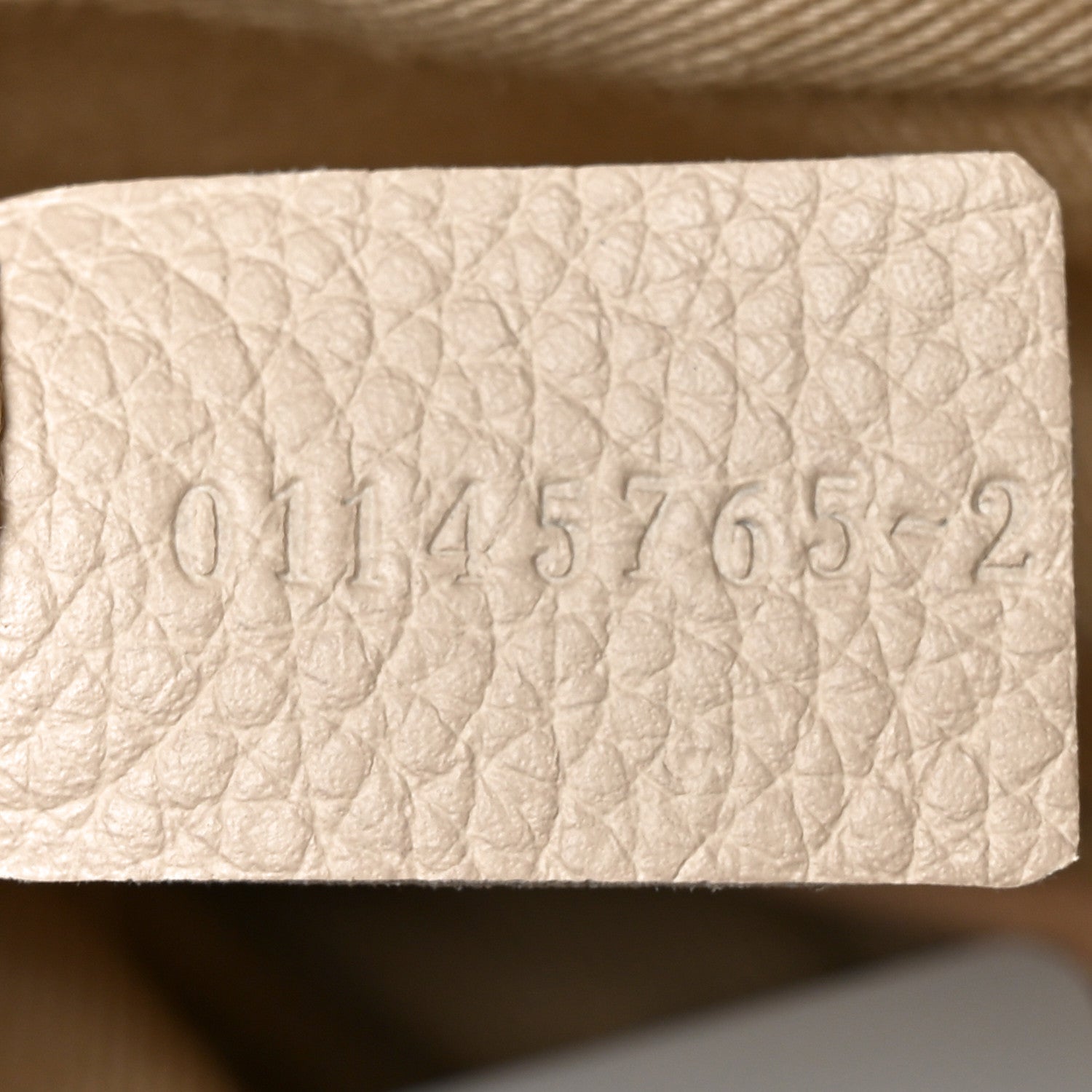 Calfskin Medium Paraty Husky White