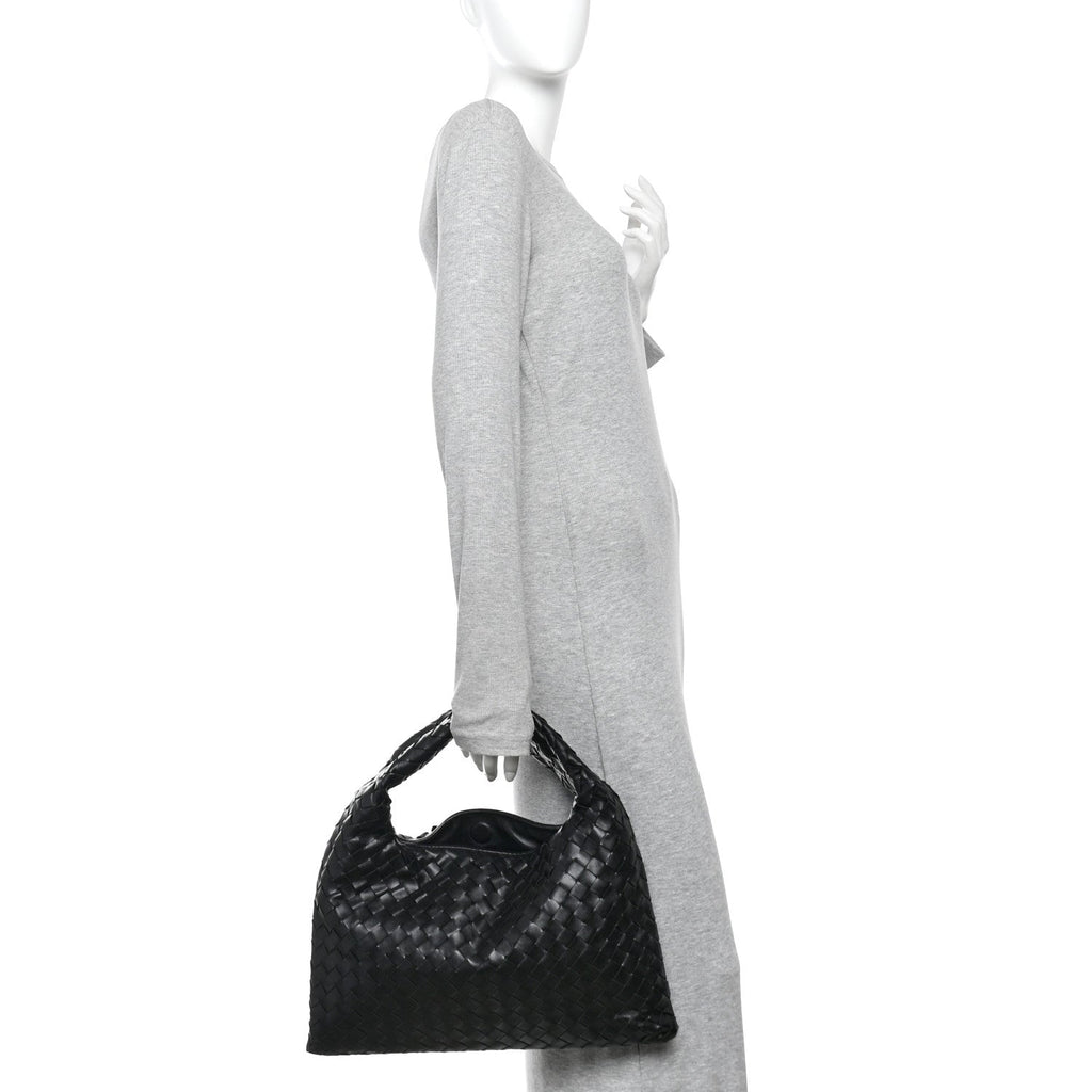 Calfskin Intrecciato Small Hop Black