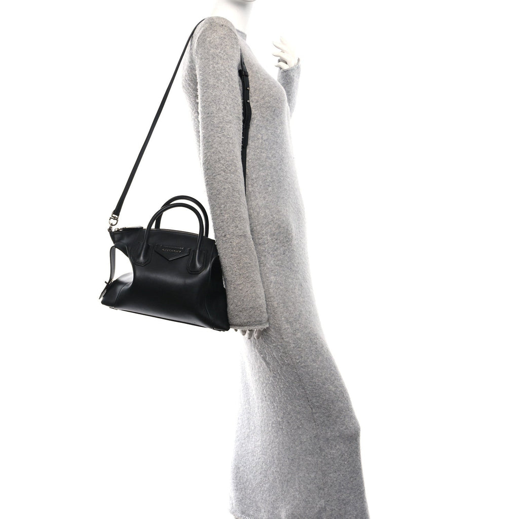 Smooth Calfskin Small Soft Antigona Black