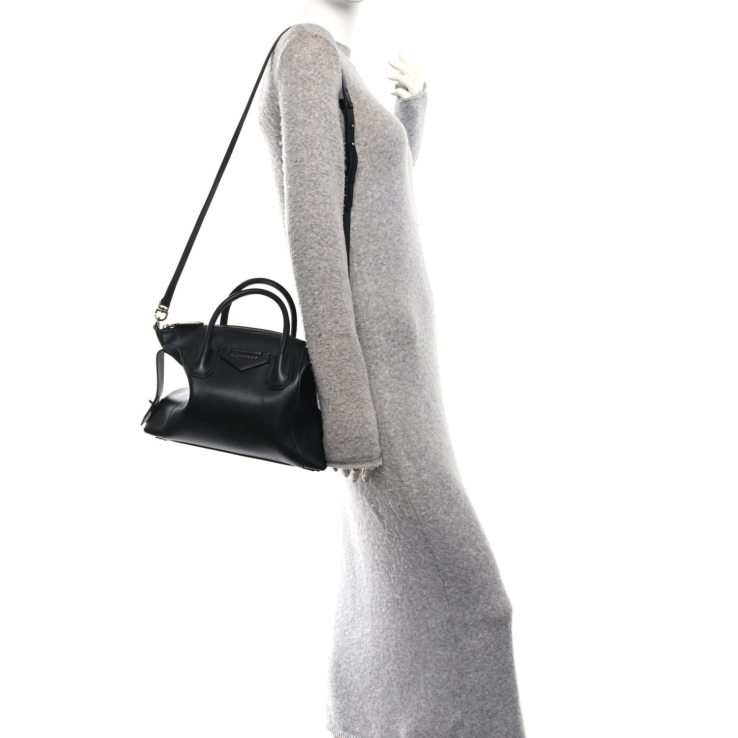 Smooth Calfskin Small Soft Antigona Black
