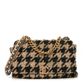 Tweed Maxi Chanel 19 Flap Beige Black