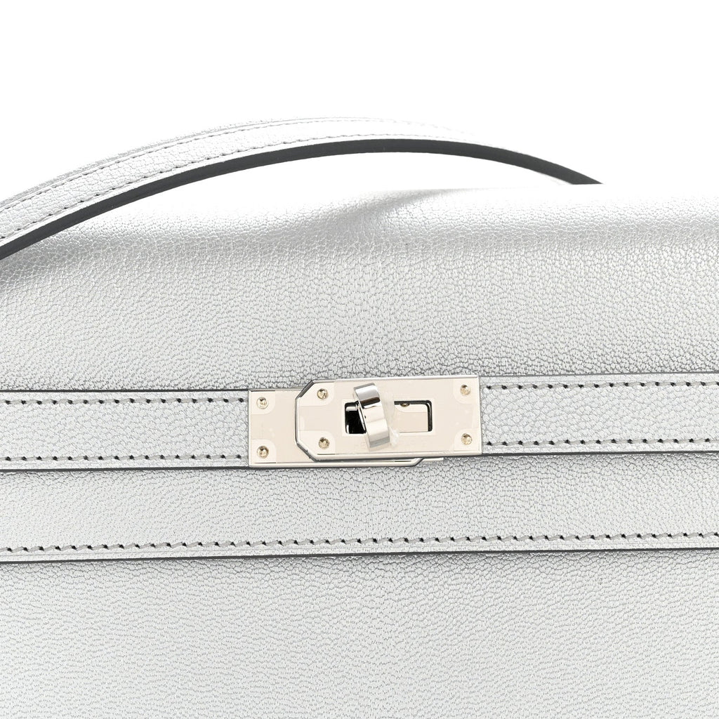 Metallic Chevre Chamkilight Kelly Wallet To Go Argent