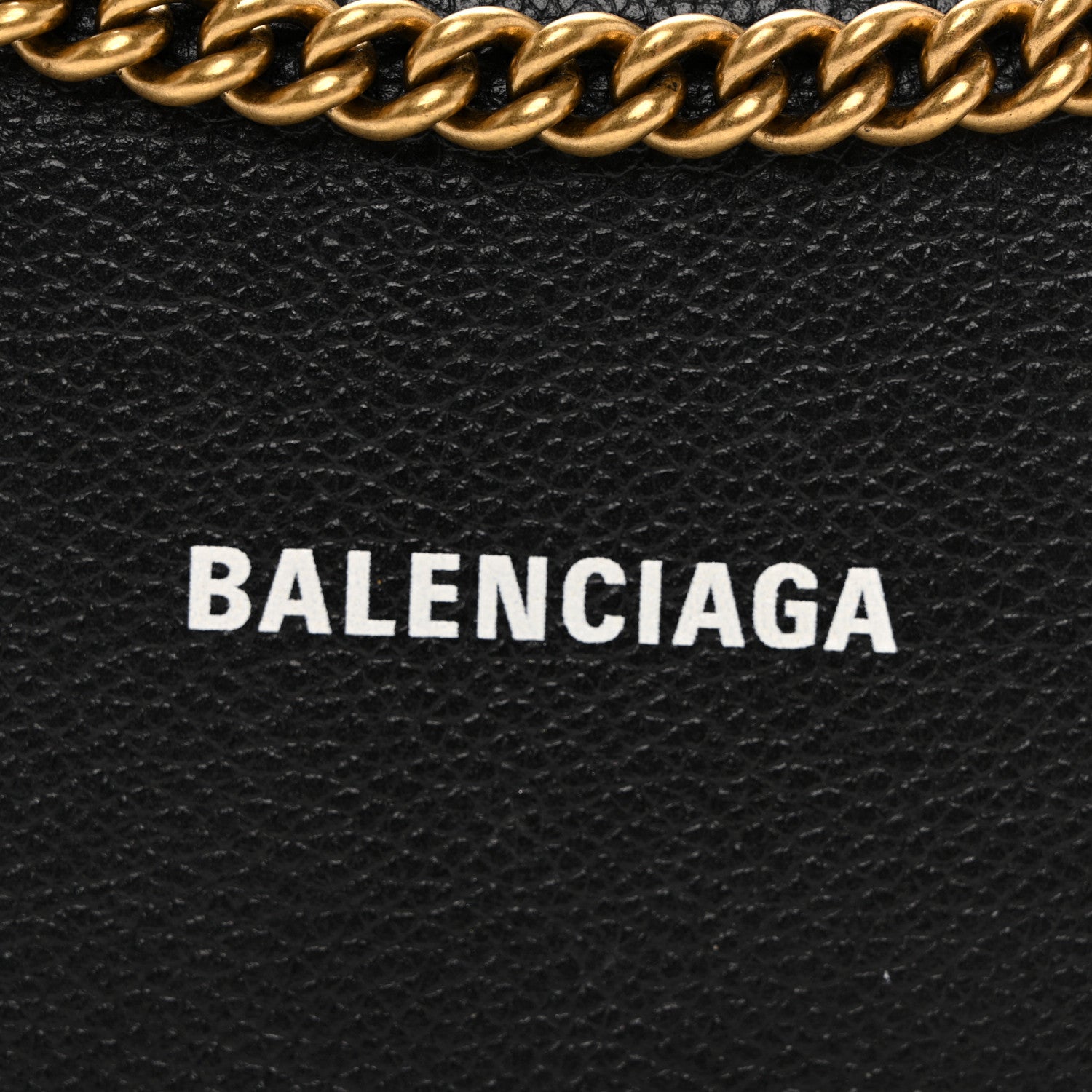 Grained Calfskin Logo Cash Phone Holder Wallet On Chain Black White