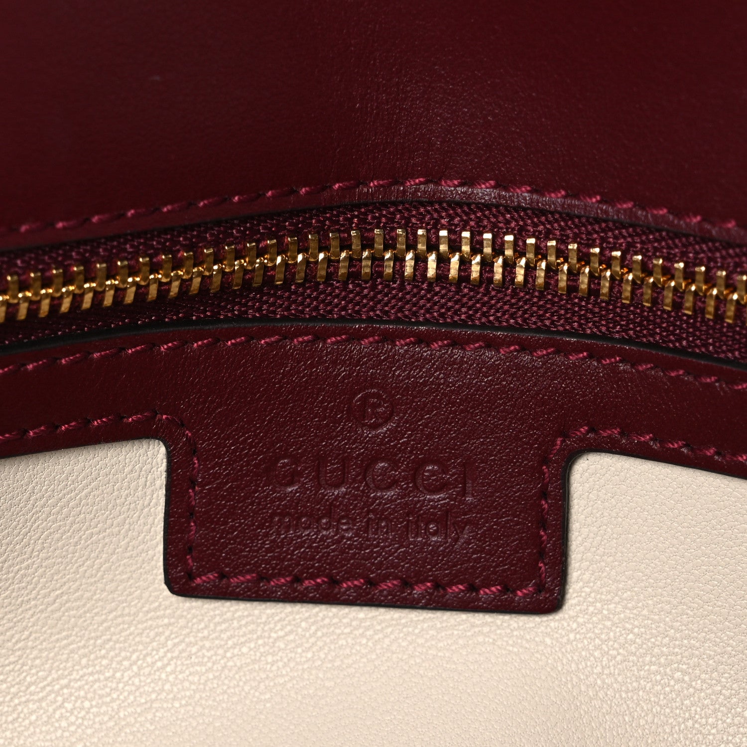 Calfskin Matelasse Medium GG Marmont Shoulder Bag Rosso Ancora Red