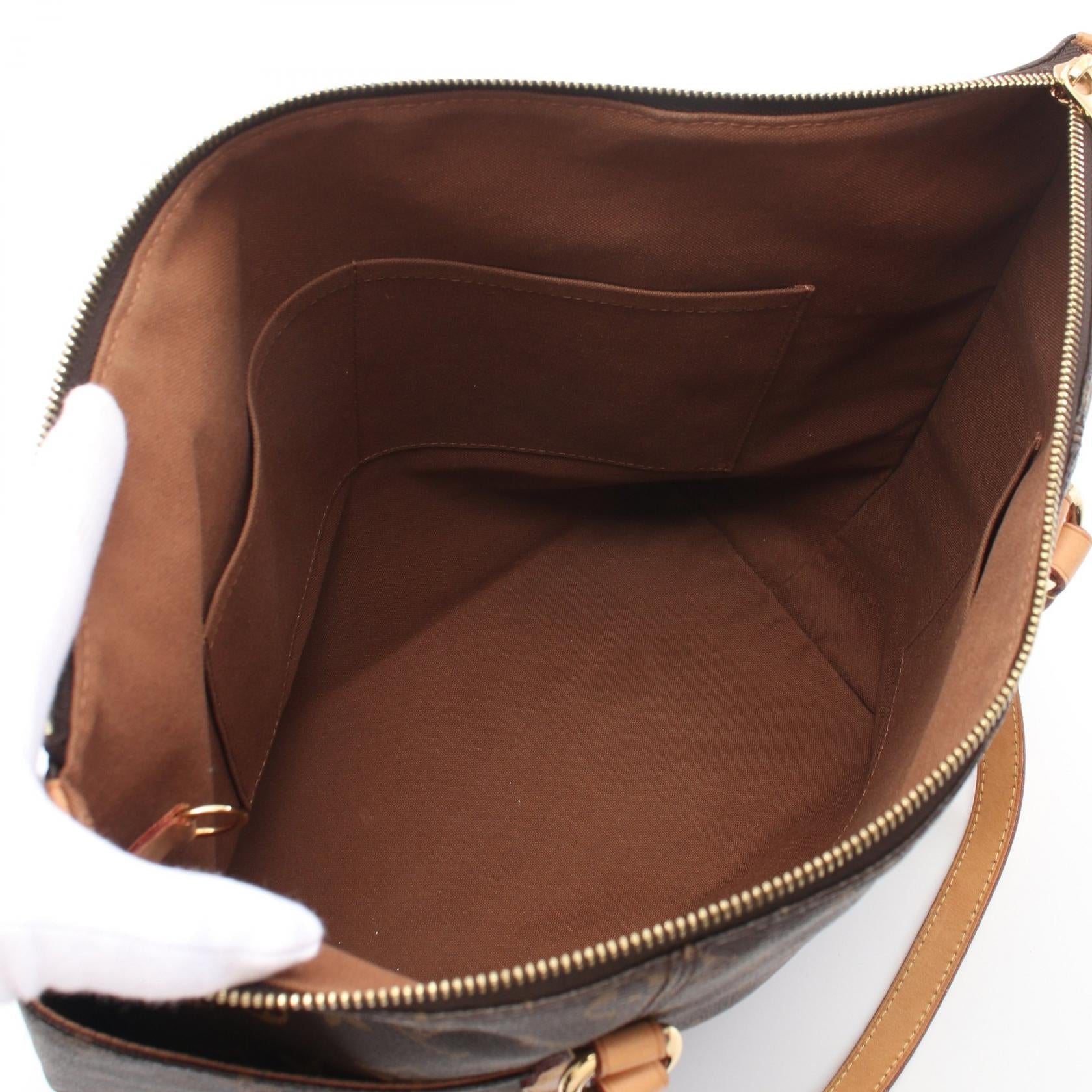Louis Vuitton Totally MM Monogram Tote Bag