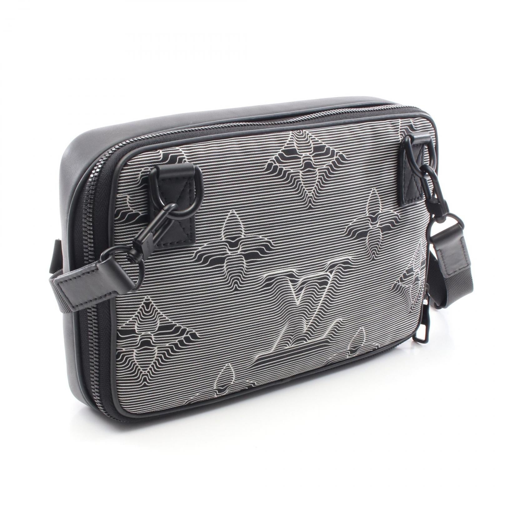 Louis Vuitton Expandable Leather Nylon Shoulder Bag