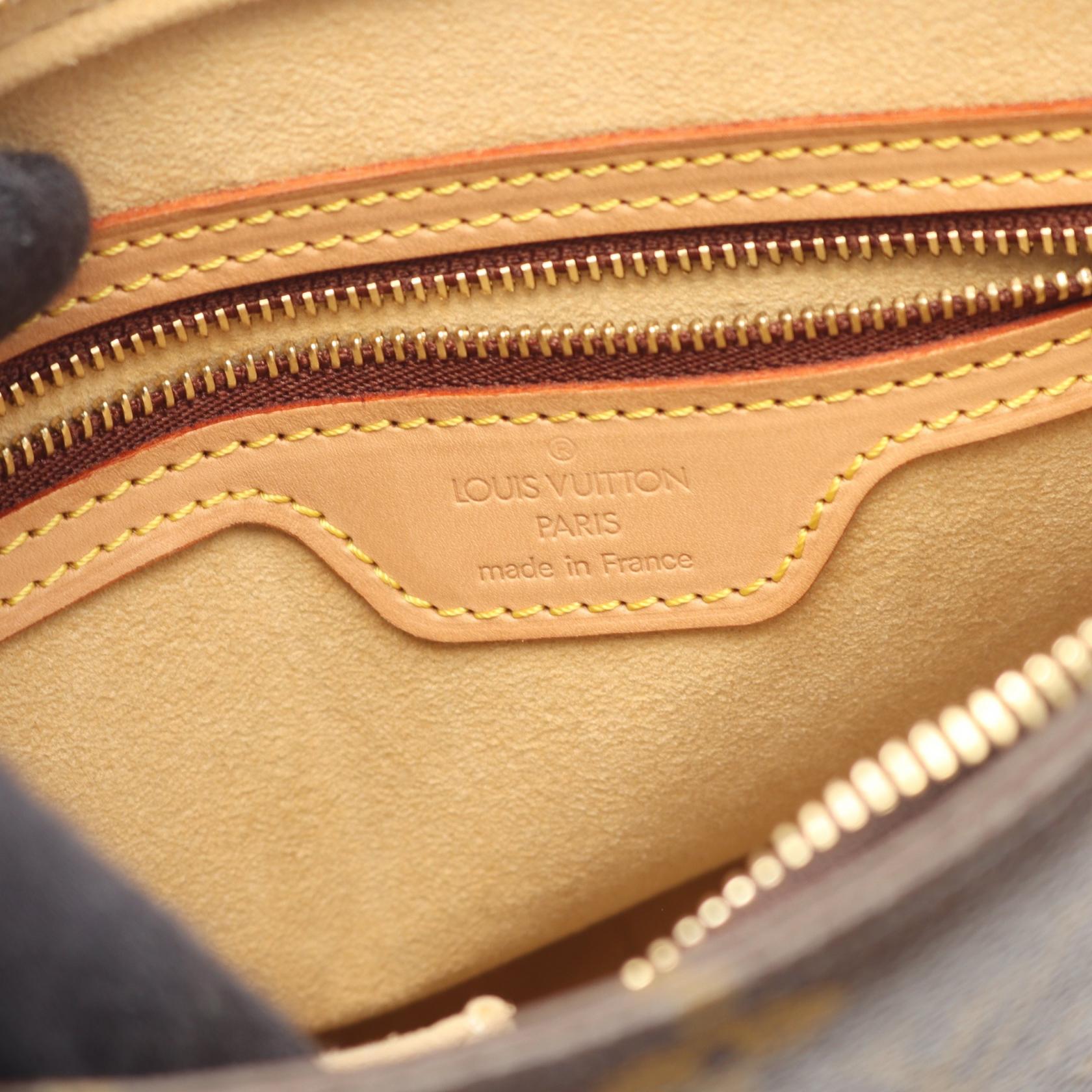 Louis Vuitton Looping MM Monogram Coated Canvas Shoulder Bag