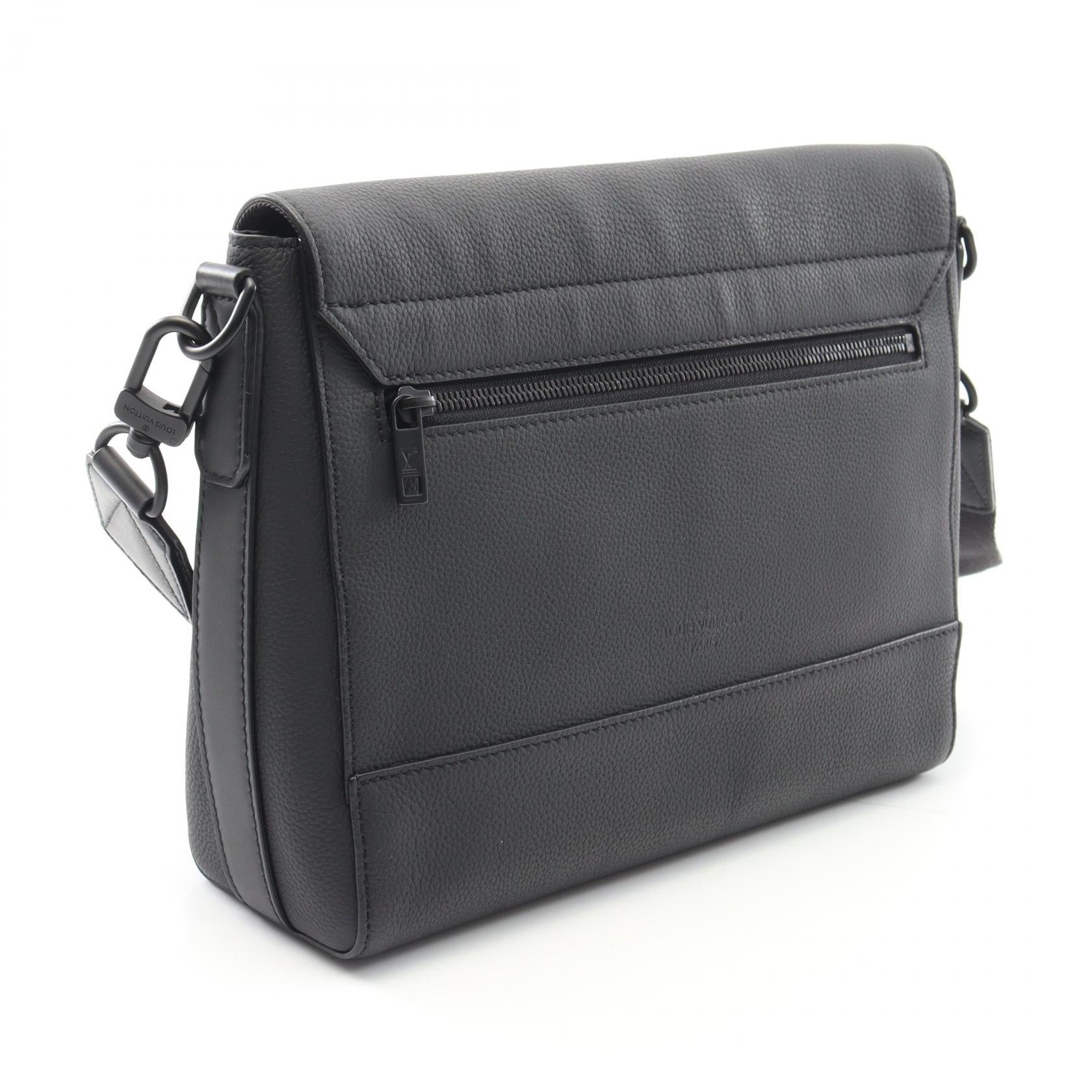 Louis Vuitton Takeoff Messenger Leather Shoulder Bag