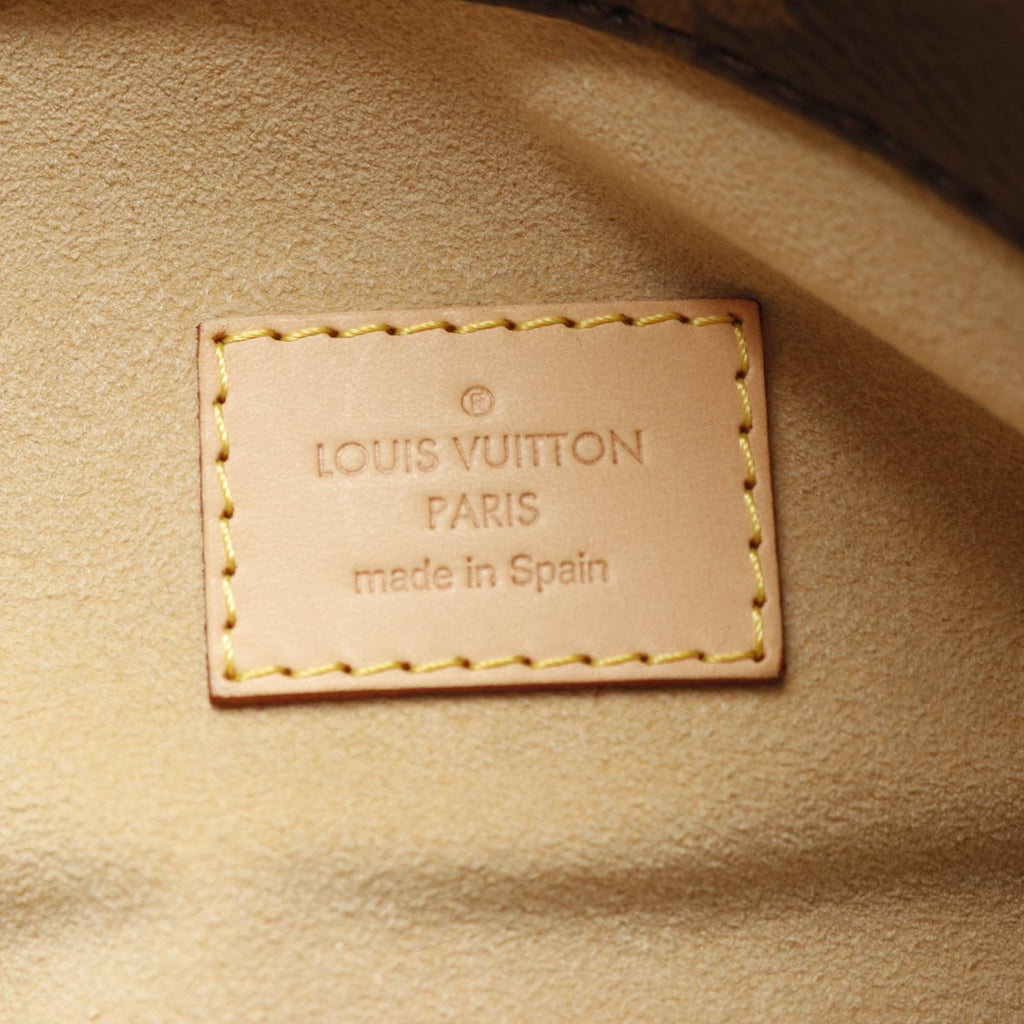 Louis Vuitton Artsy MM Monogram Shoulder Bag