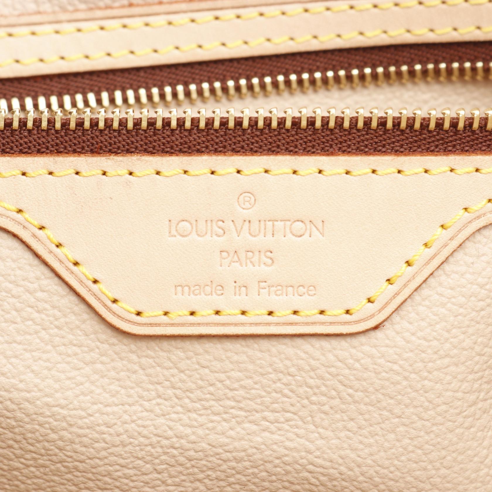 Louis Vuitton Bucket GM Monogram Shoulder Bag