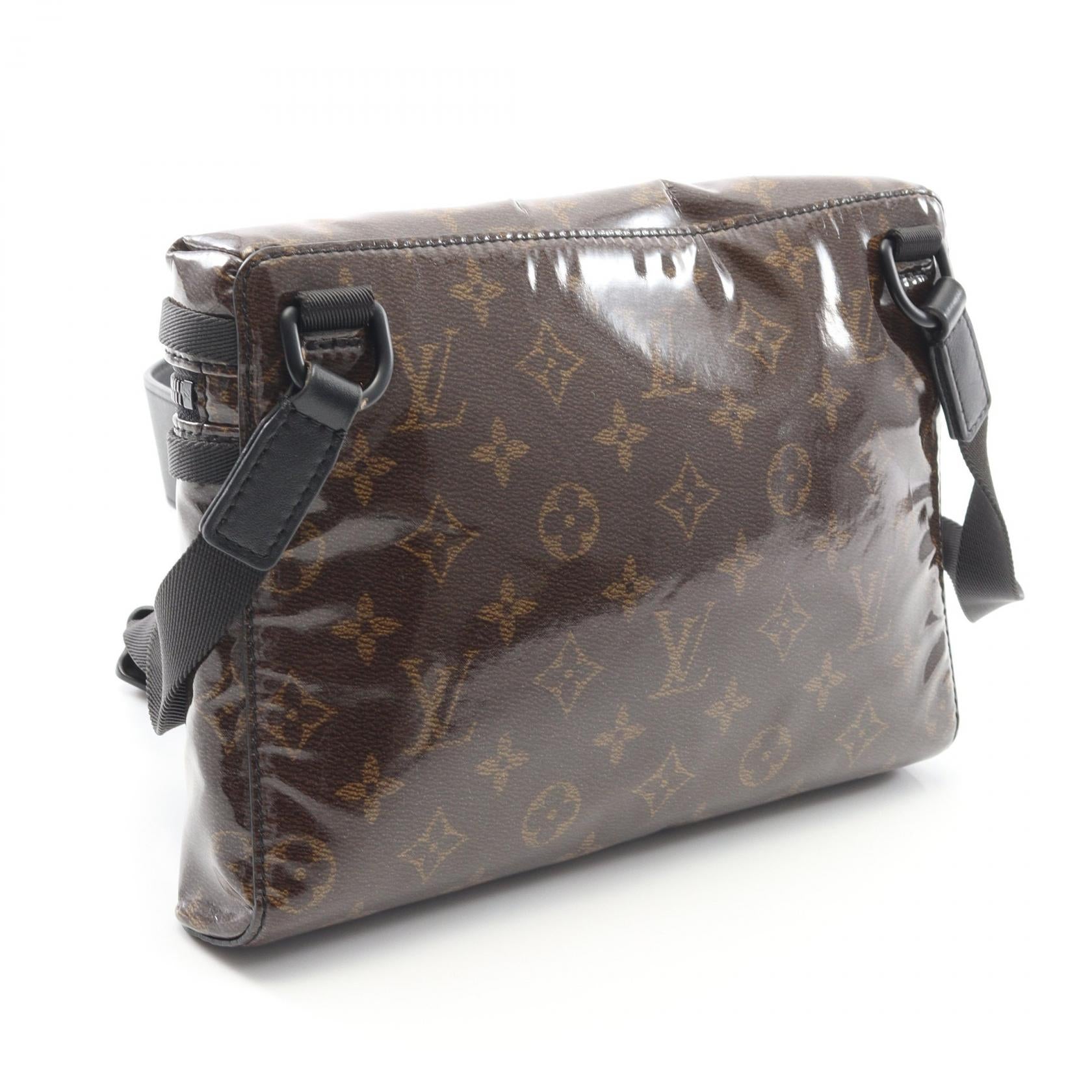 Louis Vuitton Messenger PM Monogram Coated Canvas Shoulder Bag