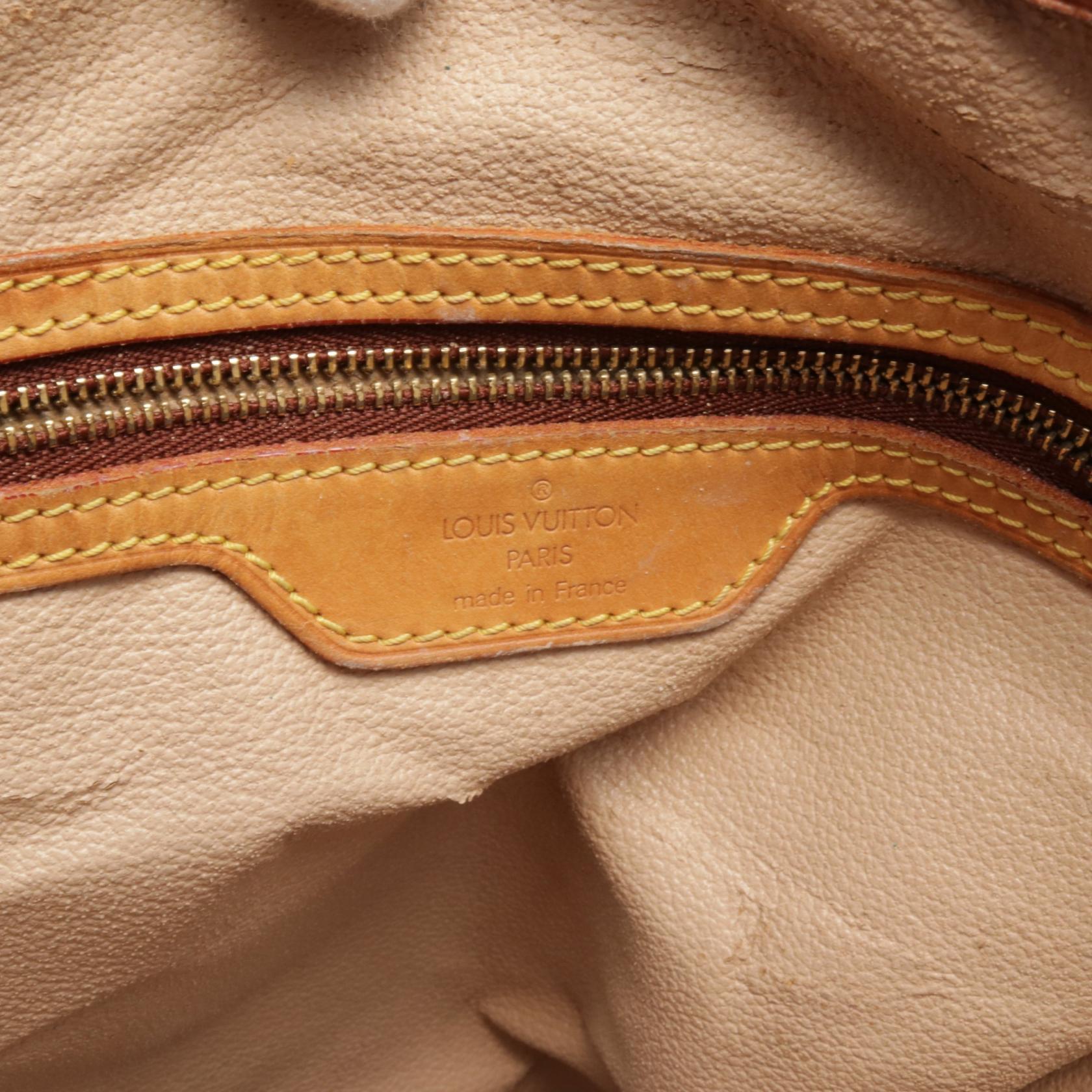 Louis Vuitton Bucket GM Monogram Shoulder Bag