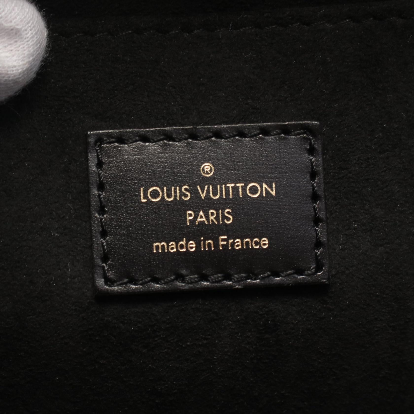Louis Vuitton Dauphine MM Leather Shoulder Bag