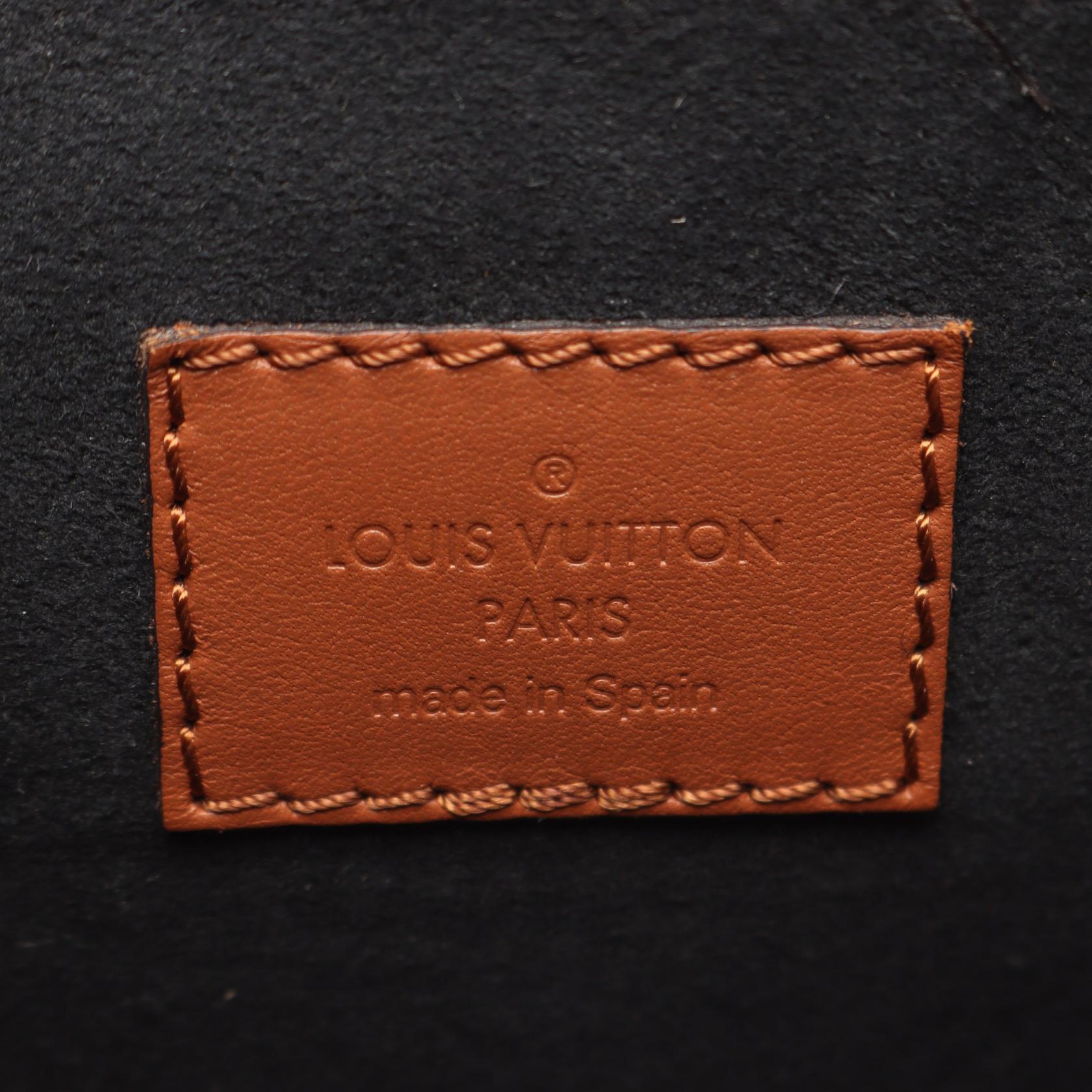 Louis Vuitton Dauphine MM Monogram Coated Canvas Shoulder Bag