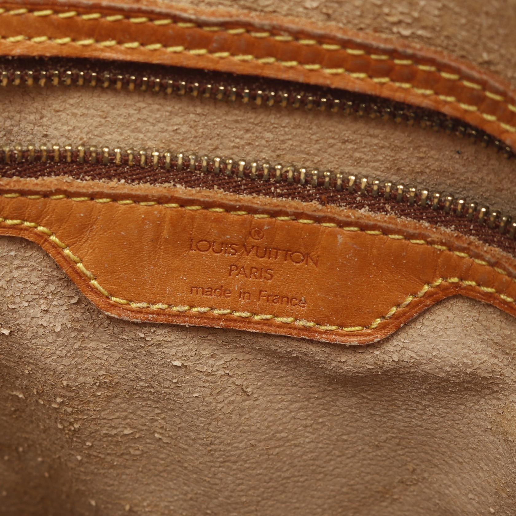 Louis Vuitton Bucket GM Monogram Shoulder Bag