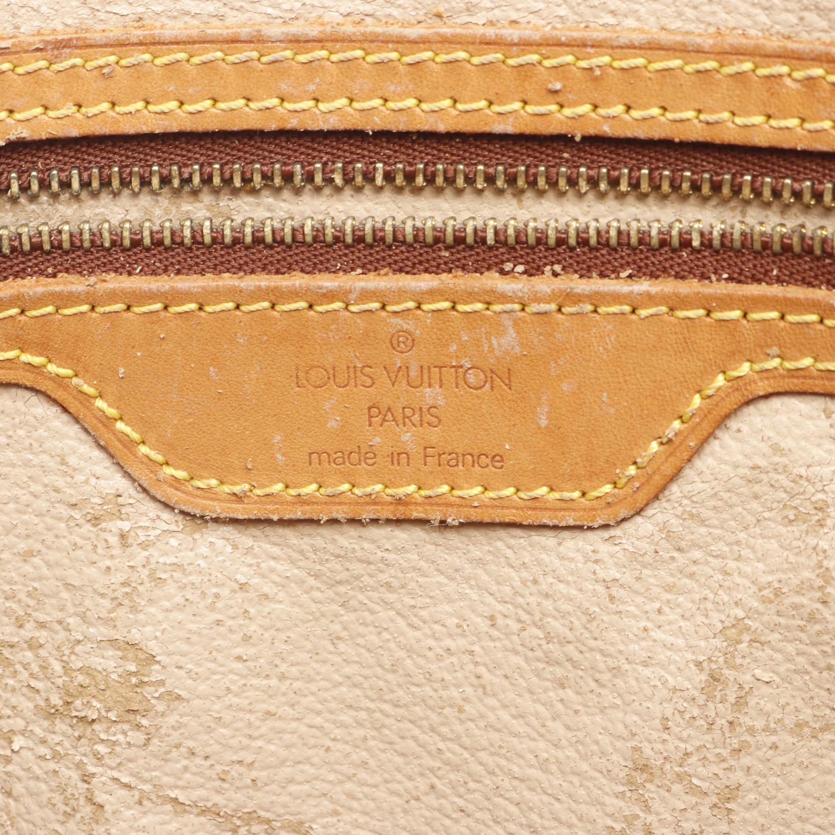 Louis Vuitton Bucket GM Monogram Shoulder Bag