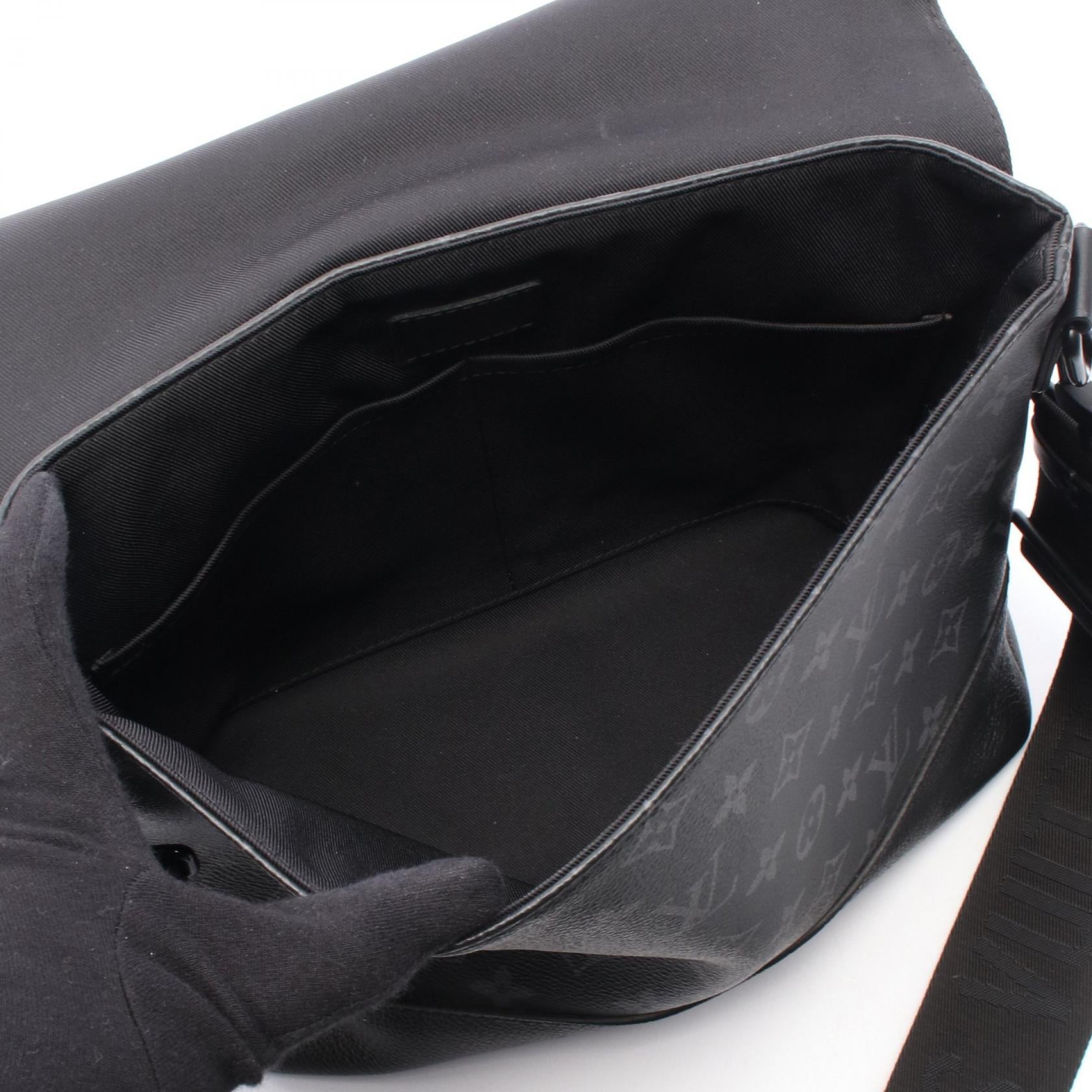Louis Vuitton Saumur Monogram Coated Canvas Shoulder Bag