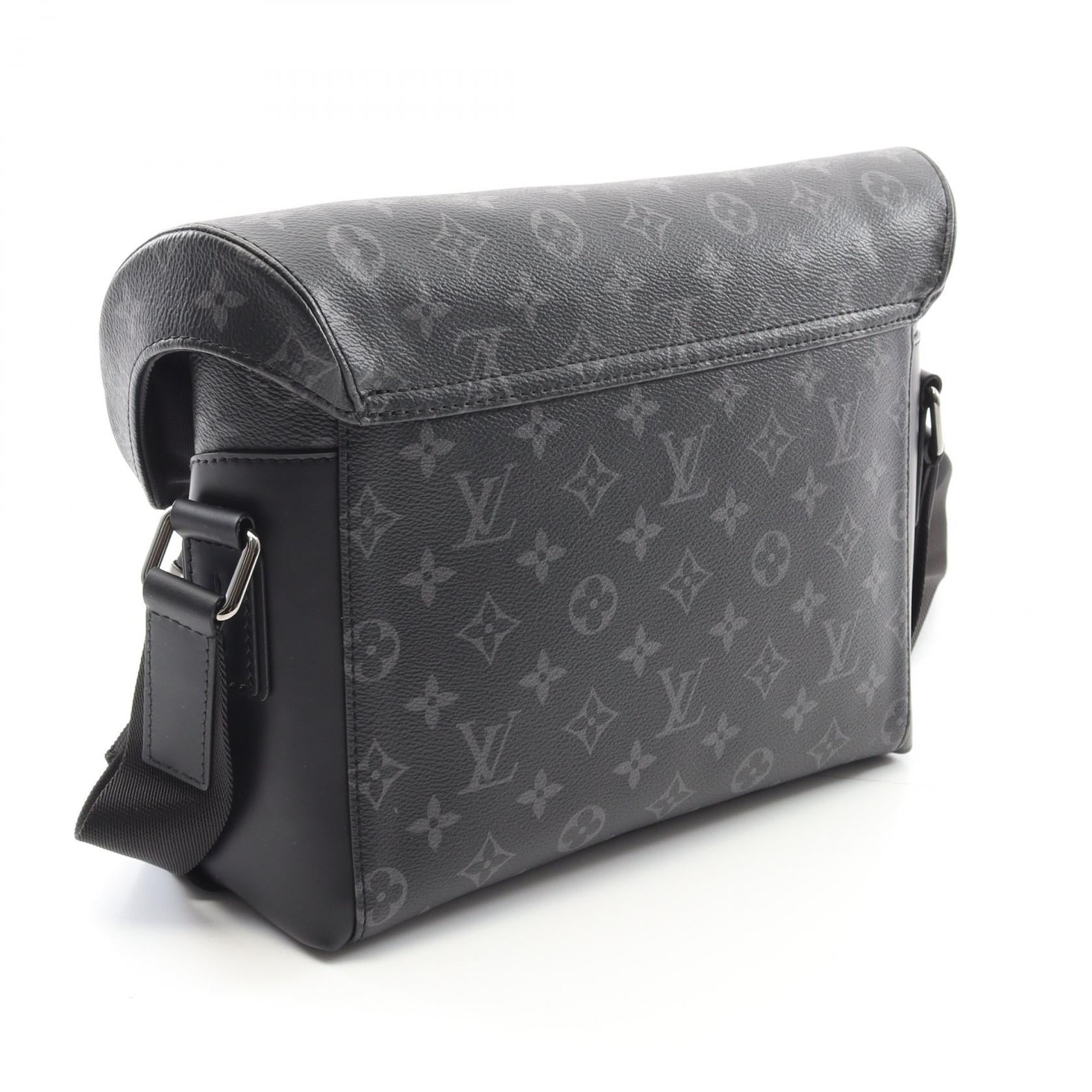 Louis Vuitton Messenger Voyage PM Monogram Shoulder Bag