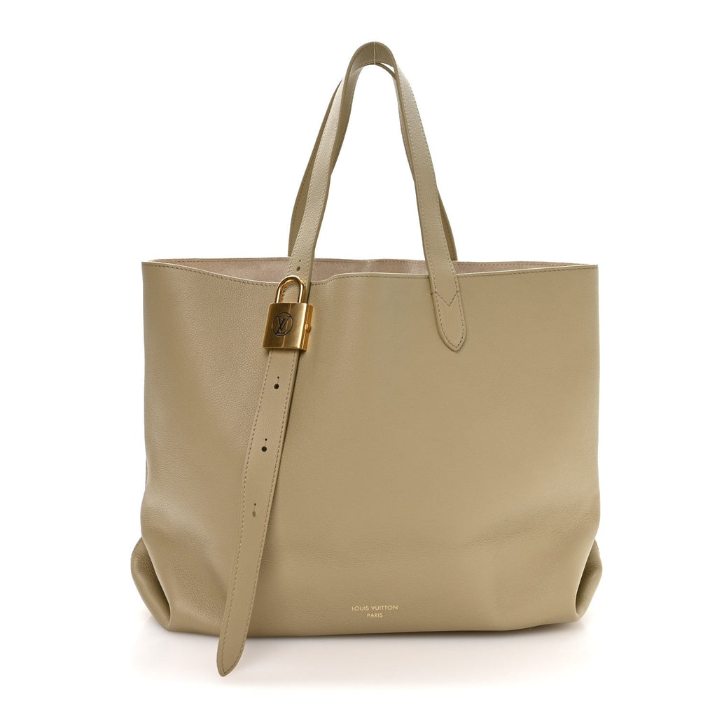 Grained Calfskin Low Key Cabas MM Clay