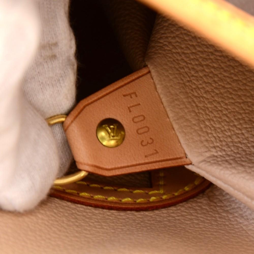 Louis Vuitto Bucket PM Monogram Canvas Shoulder Bag