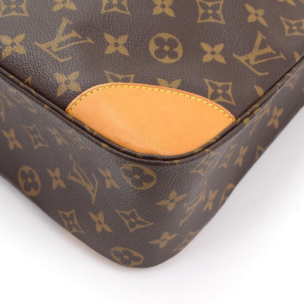 Louis Vuitto Boulogne GM Shoulder Bag