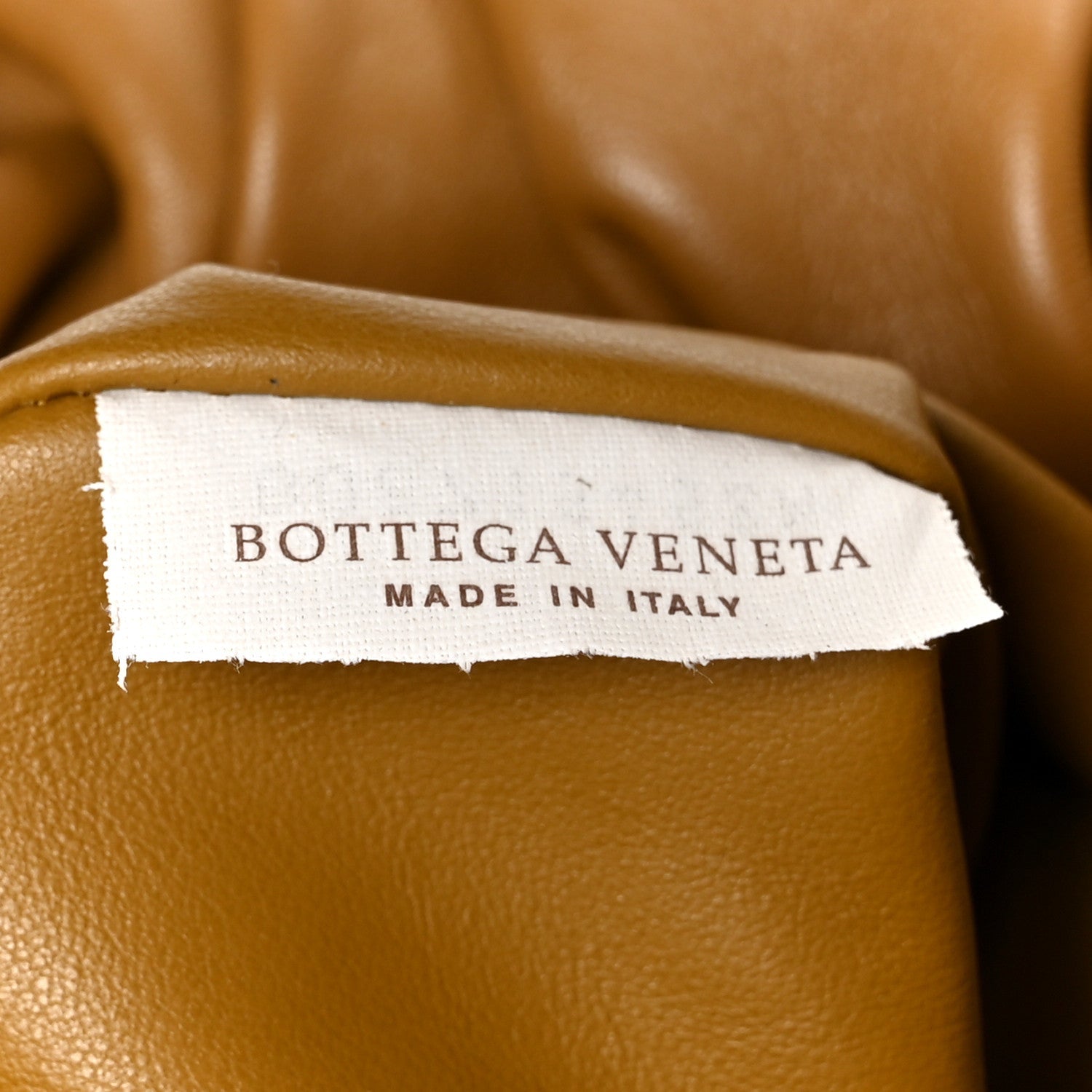 Smooth Butter Calfskin Small The Shoulder Pouch Cammello