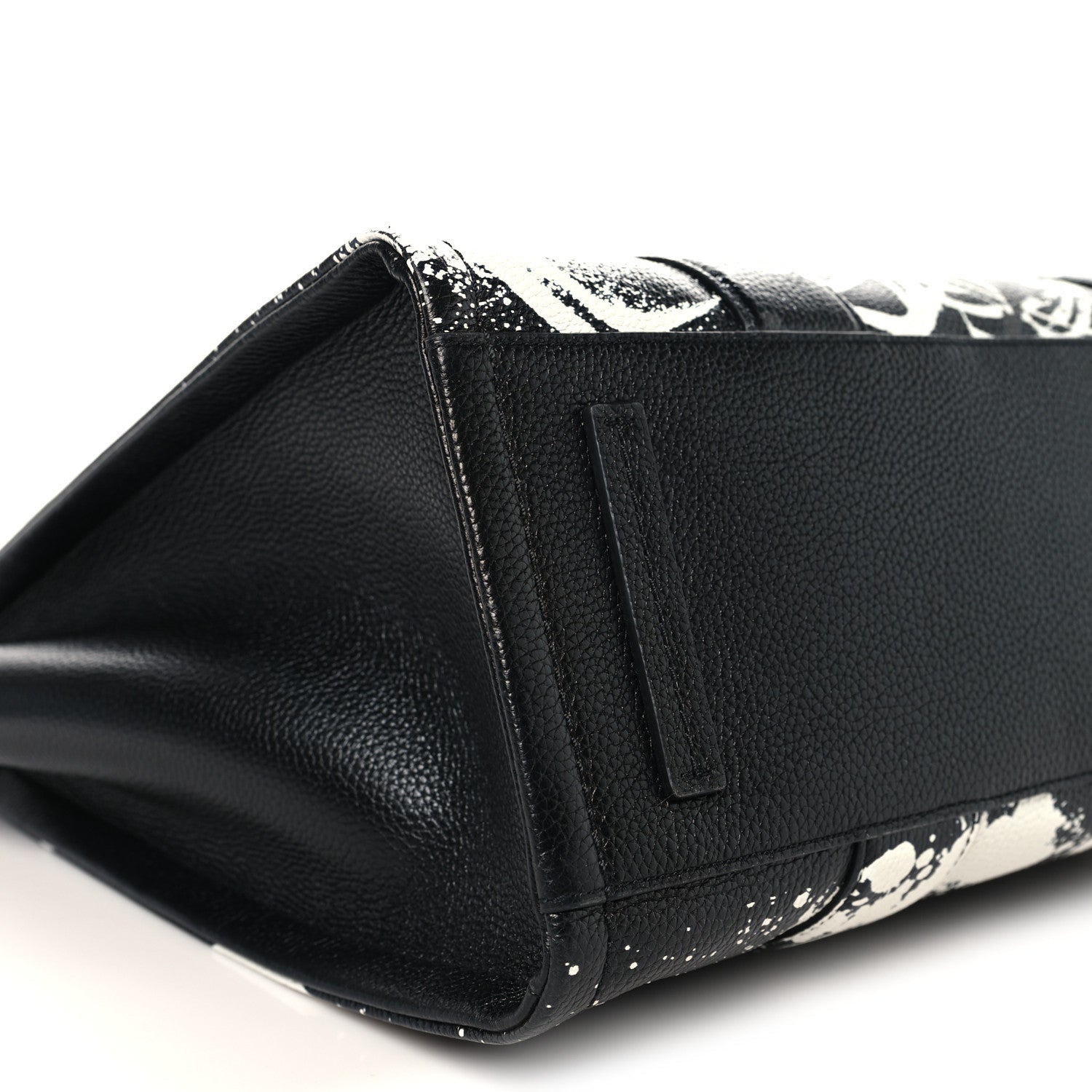 X FUTURA Grained Calfskin Large The Tote Bag Black