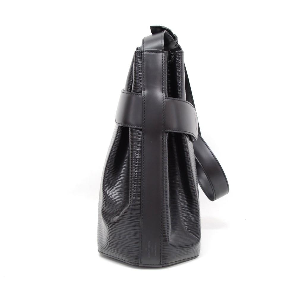 Louis Vuitto Sac de Paule PM Epi Leather Shoulder Bag