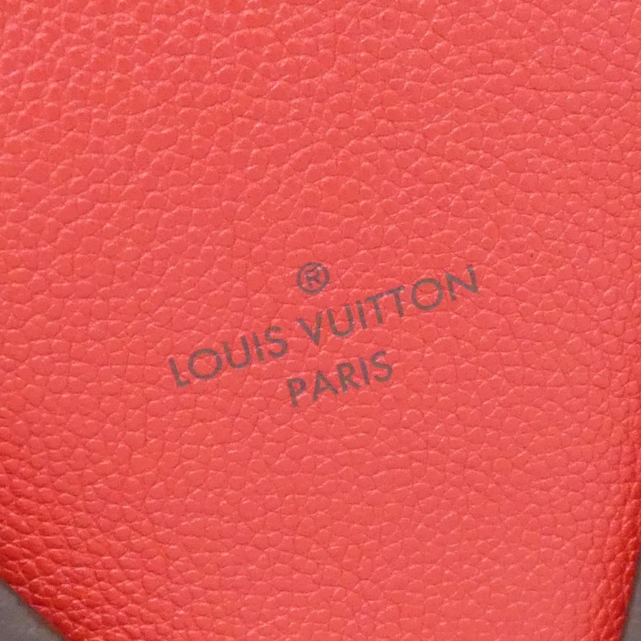 Louis Vuitton Monogram V Tote Bag