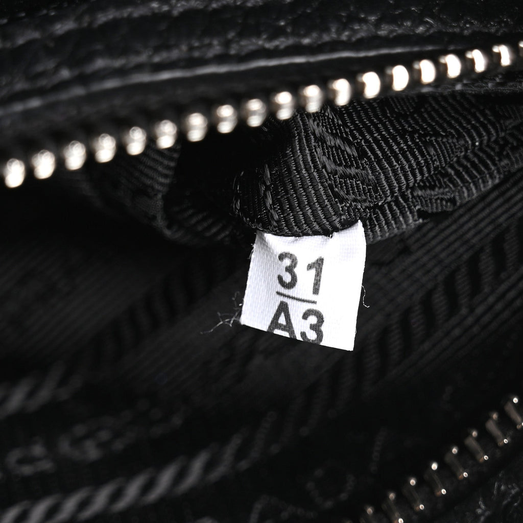 Vitello Daino Soft Flap Crossbody Black