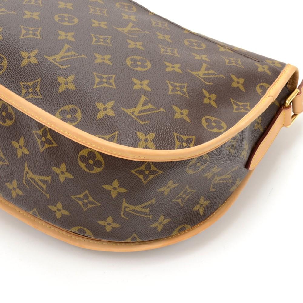 Louis Vuitto Menilmontant MM Monogram Canvas Shoulder Bag