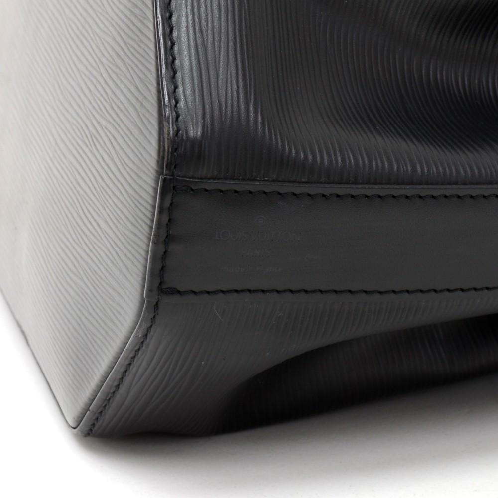 Louis Vuitto Sac D'Epaule PM Epi Leather Shoulder Bag