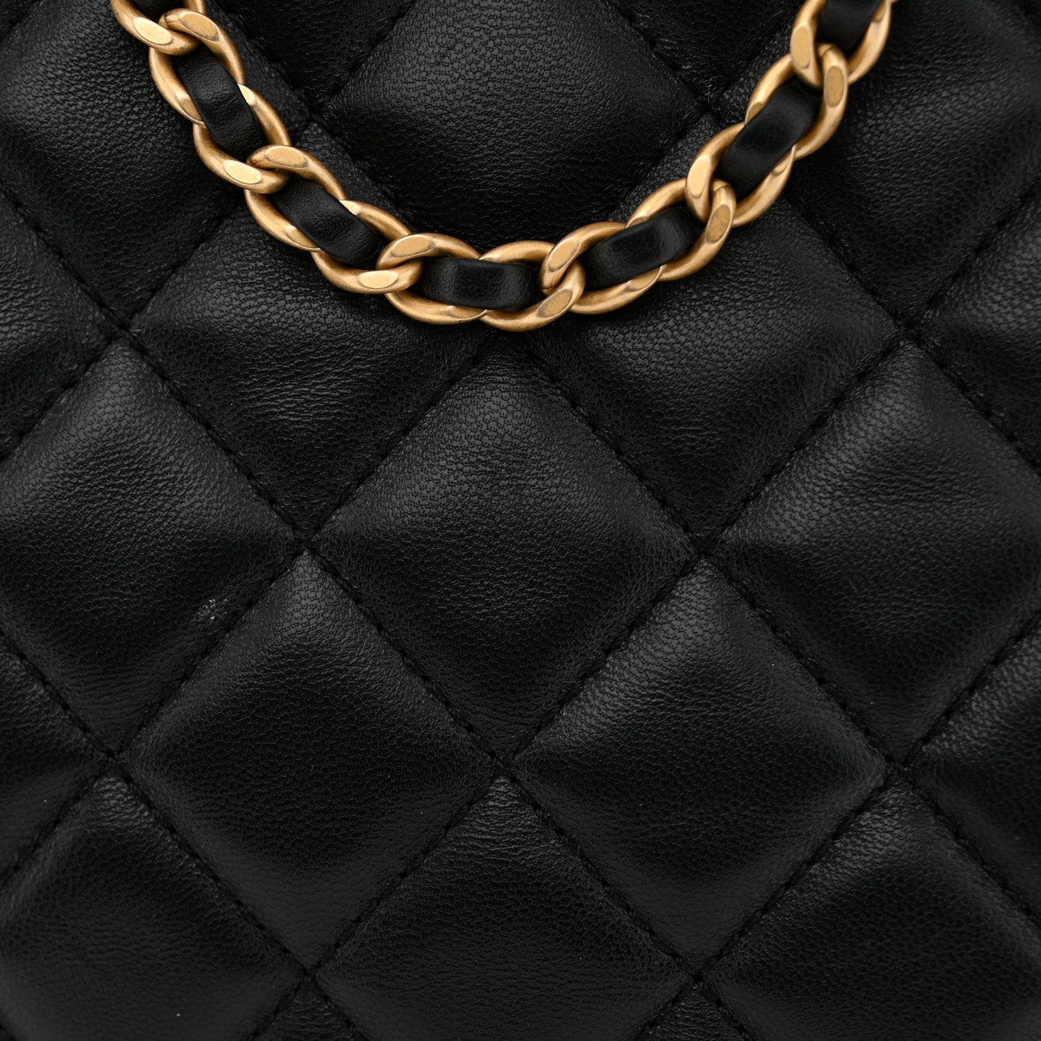 Lambskin Quilted Small Pearl Crush Hobo Black