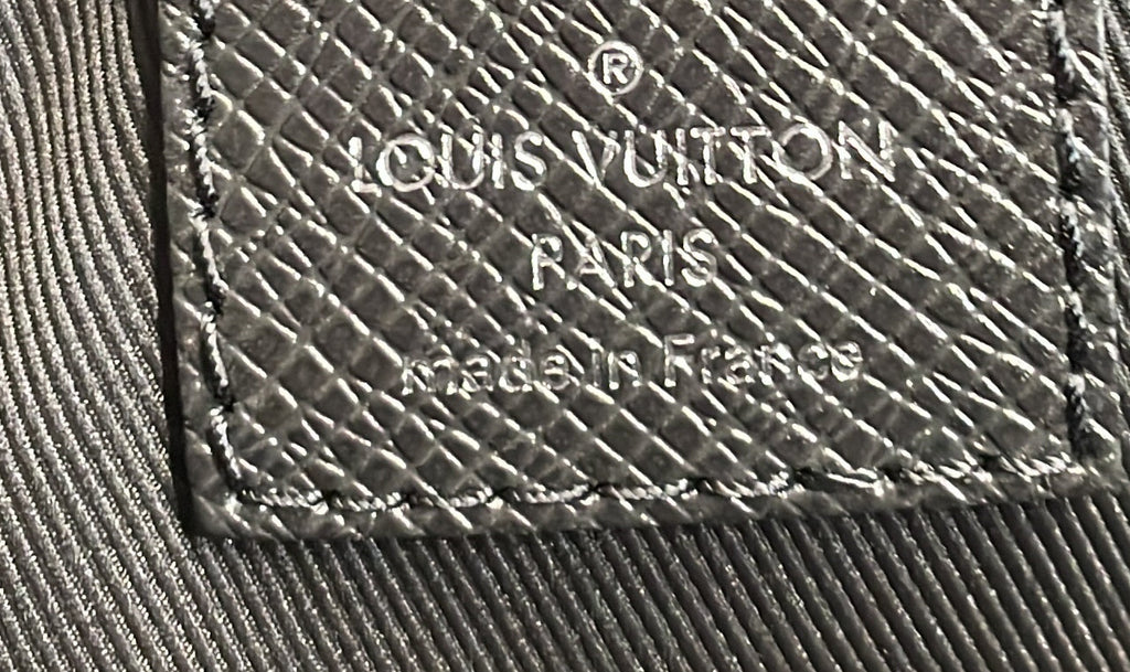 Louis Vuitton Vertical Tote Taiga Leather