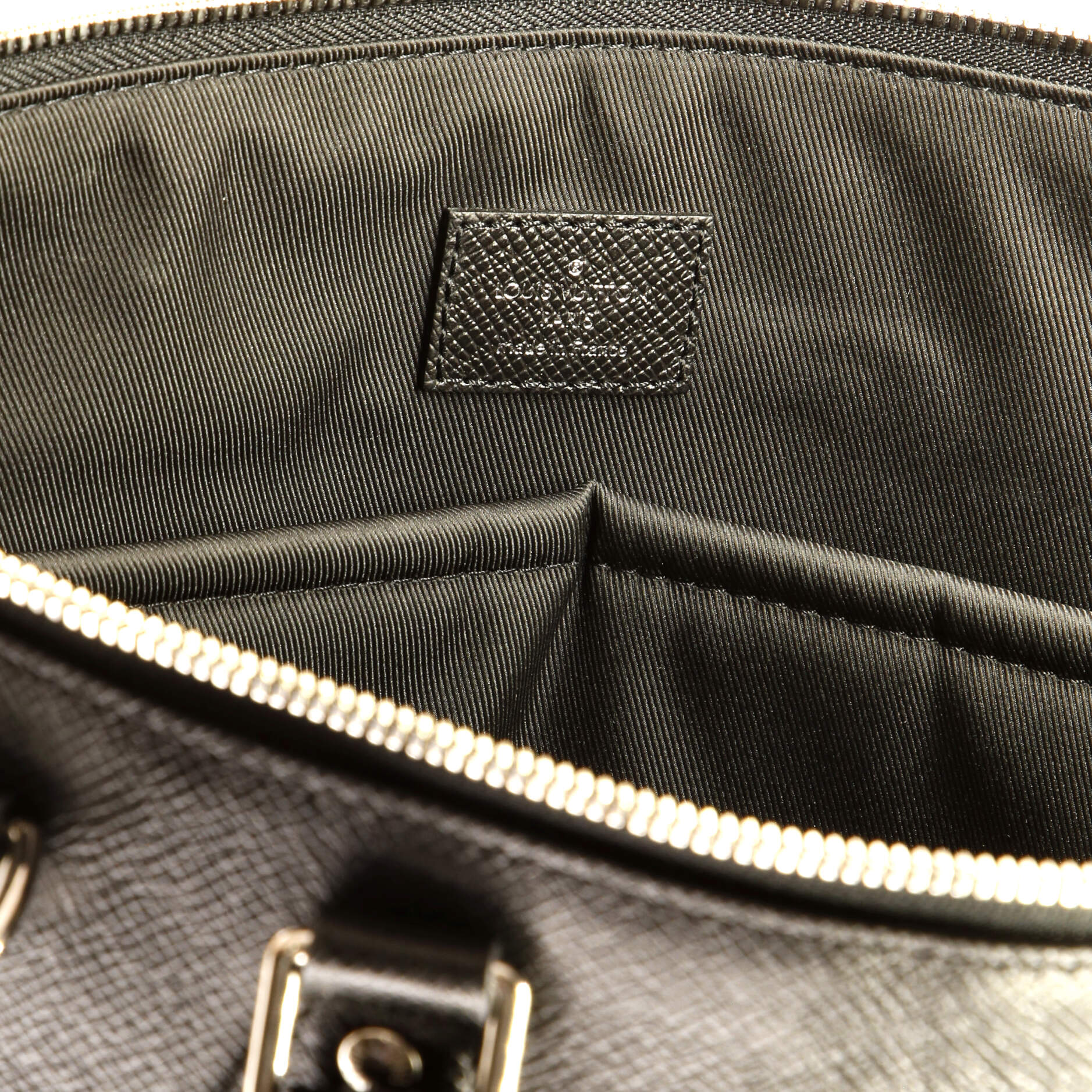 Louis Vuitton Vertical Tote Taiga Leather