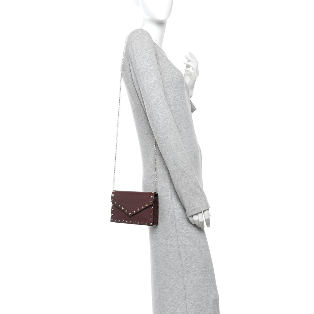 Pebbled Calfskin Rockstud Envelope Wallet on Chain Vinaccia