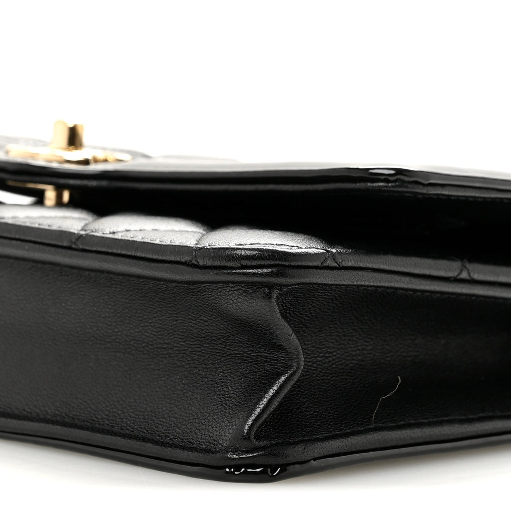 Lambskin Patent Calfskin Quilted Hold The Line CC Wallet On Chain WOC Black