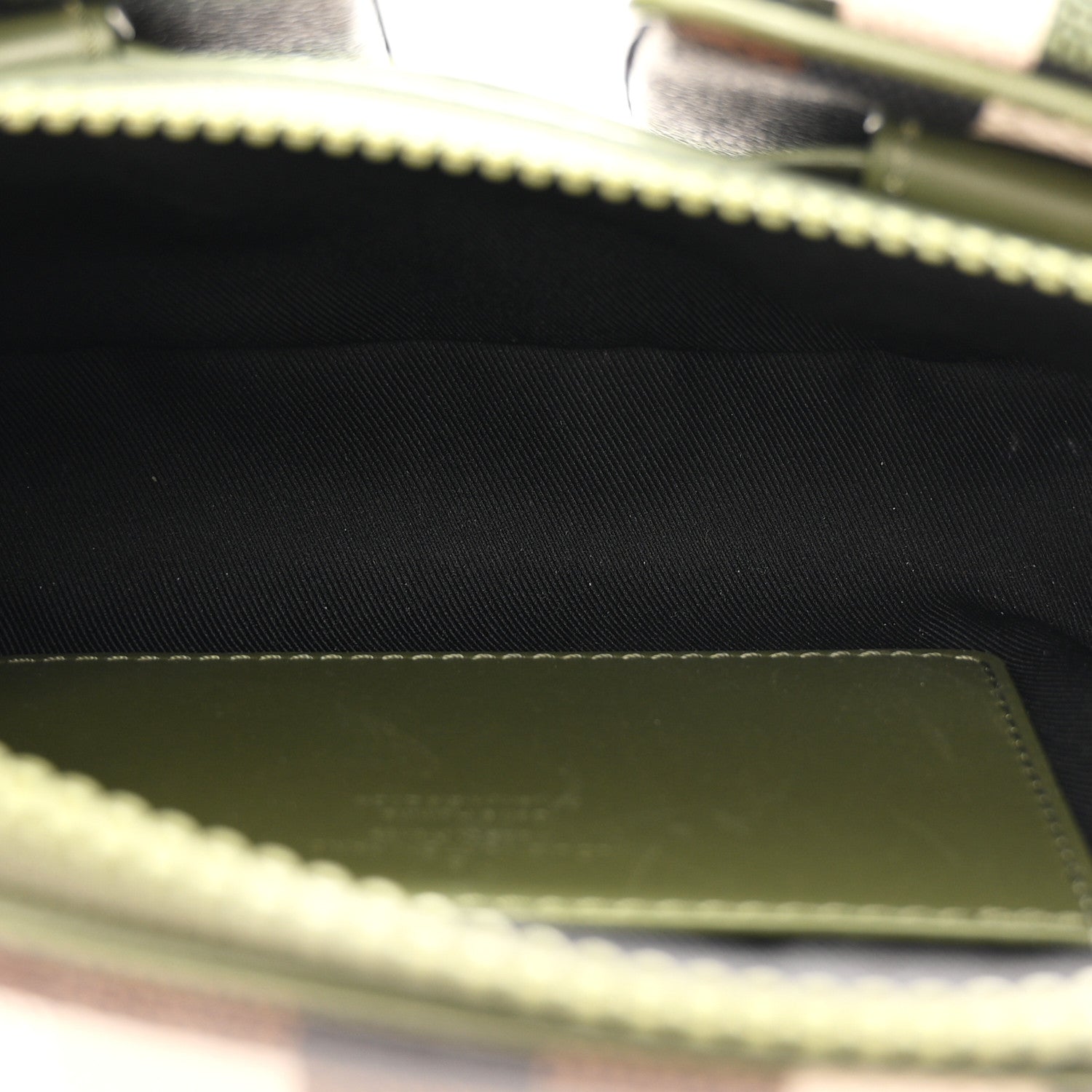 Damoflage LV Trail Wearable Wallet Green
